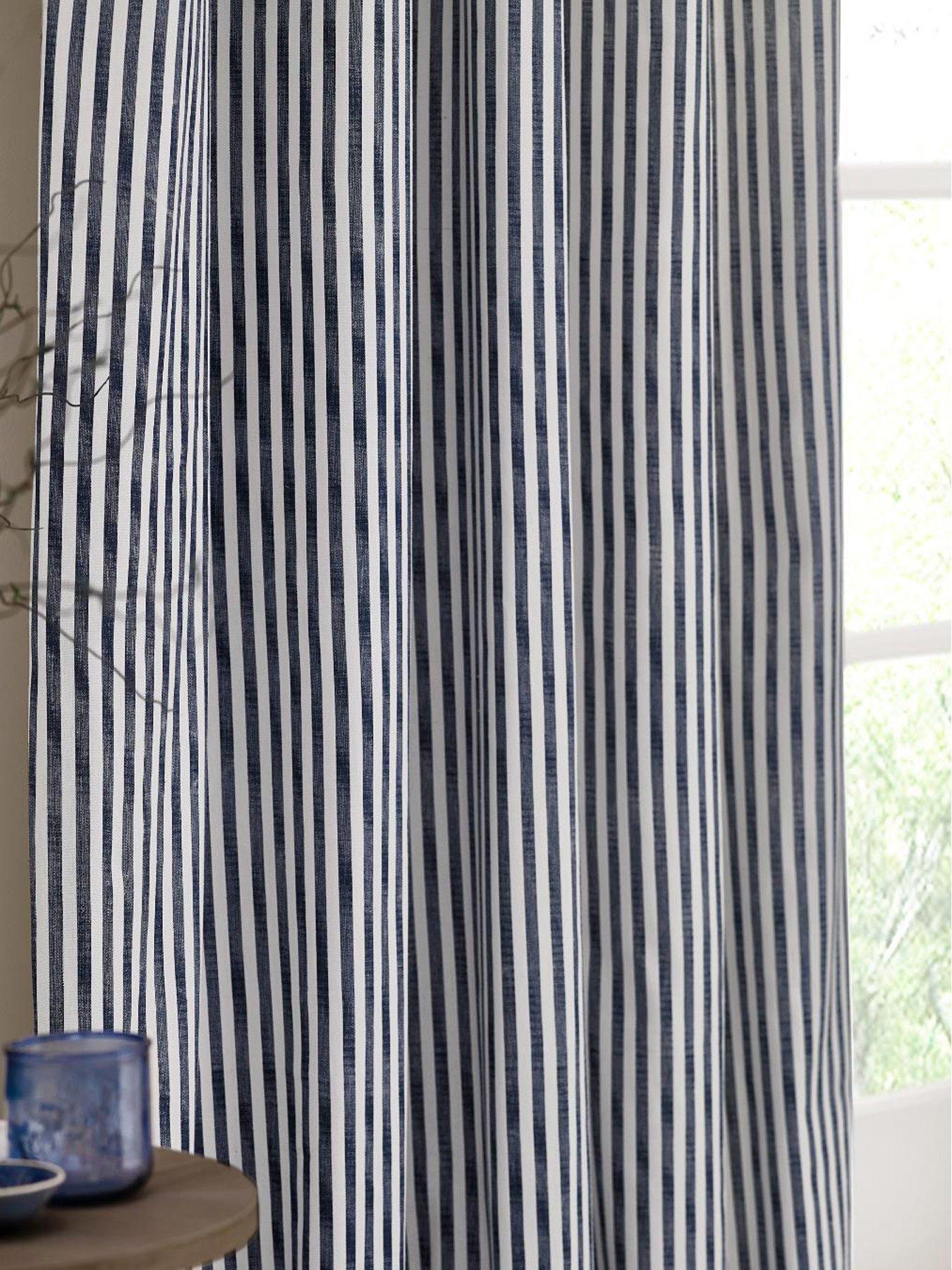 Image 4 of 6 of Yard Hebden Blackout Pencil Pleat Navy