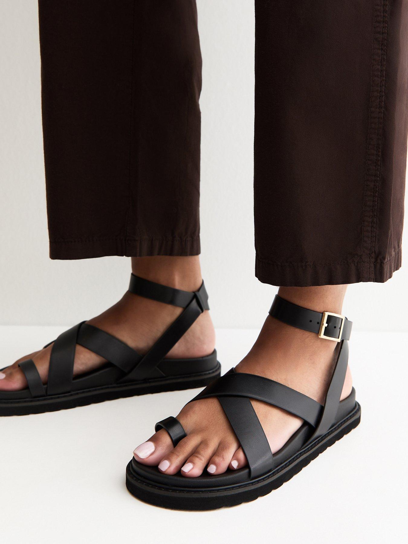 New Look Faux Suede Toe Loop Chunky Flat Sandals - Black