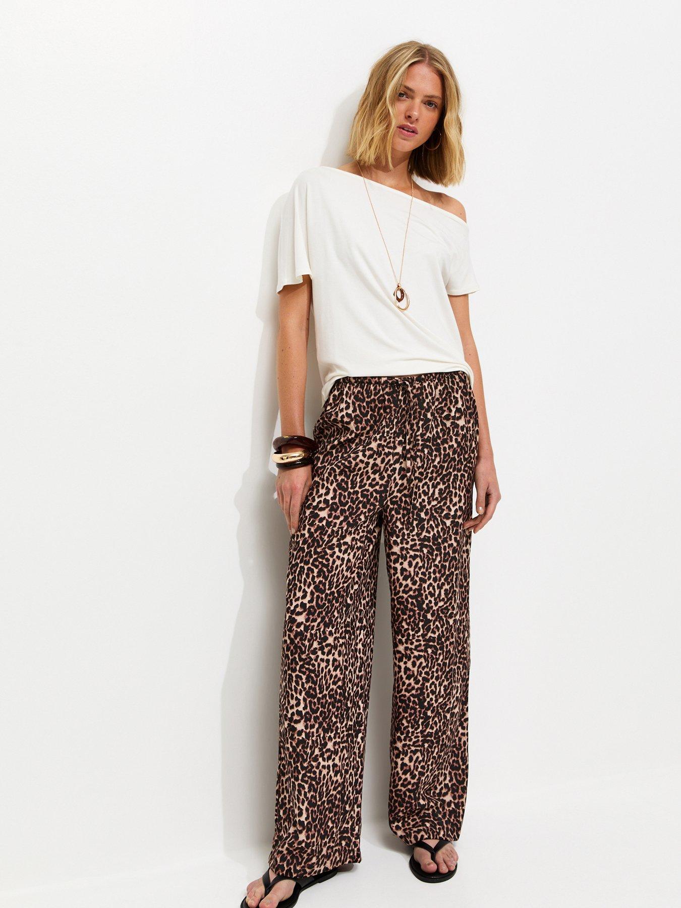 New Look Crepe Leopard Print Wide Leg Trousers - Brown