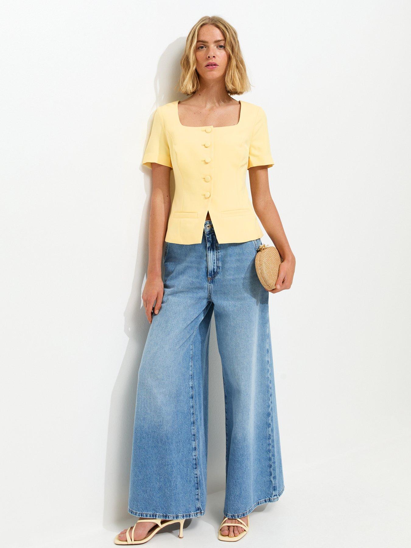 Image 3 of 5 of New Look Square Neck Short Sleeve Blazer - Light Yellow