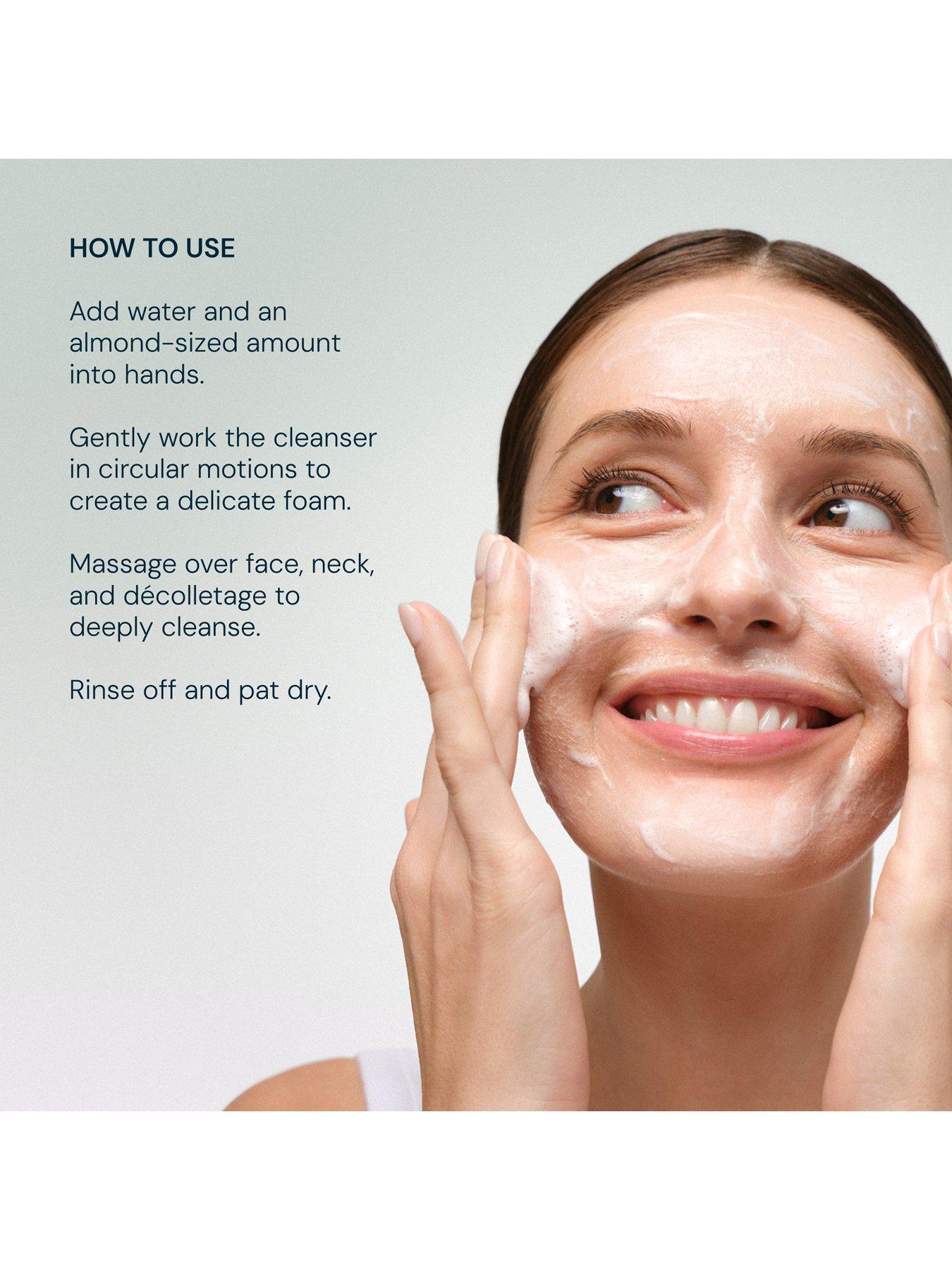 Image 5 of 7 of Elemis ELEMIS Pro-Collagen Hydrating Cleansing Mousse 125ml
