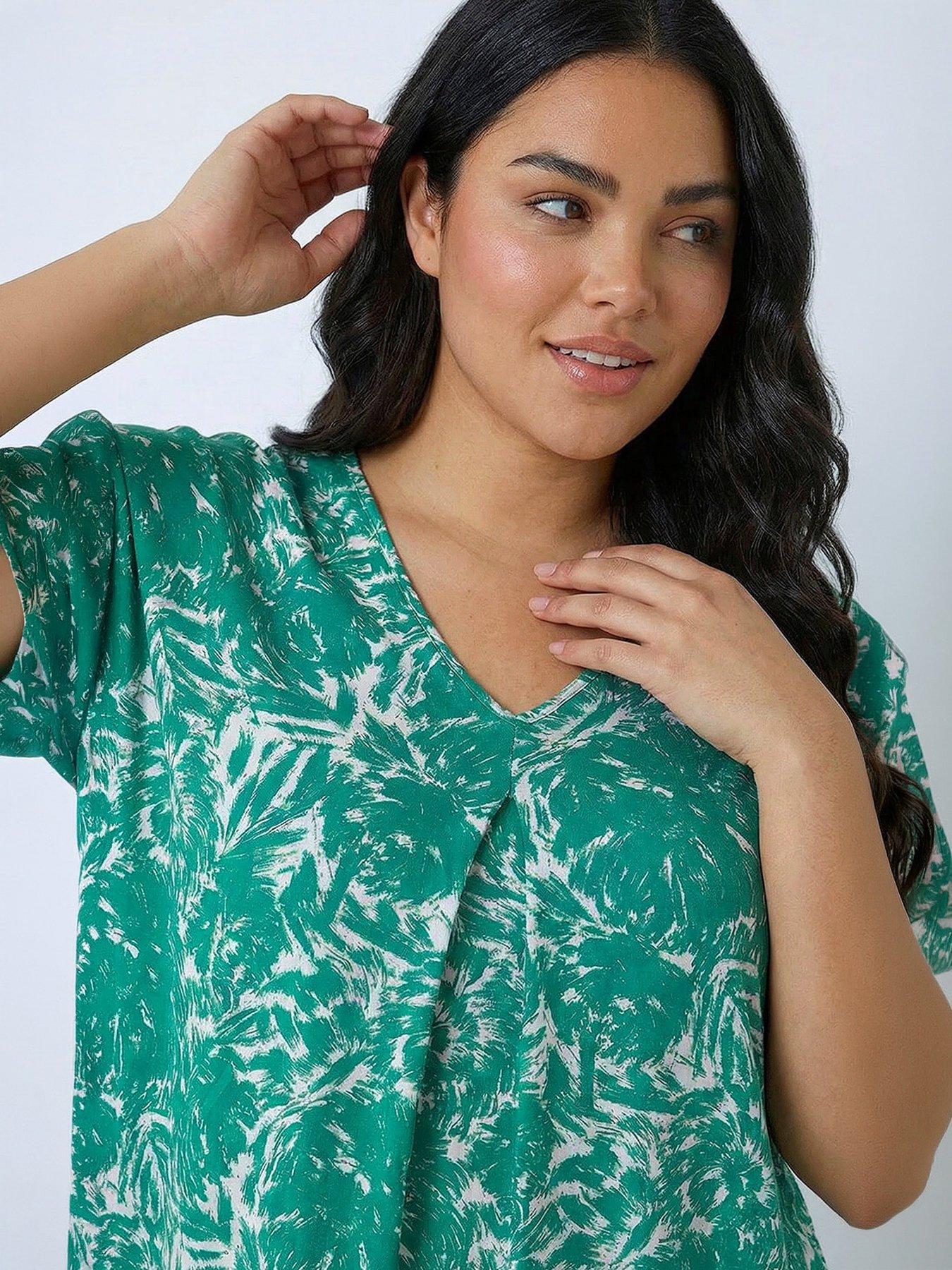 Image 3 of 5 of Roman Curve Abstract Print V-neck Top