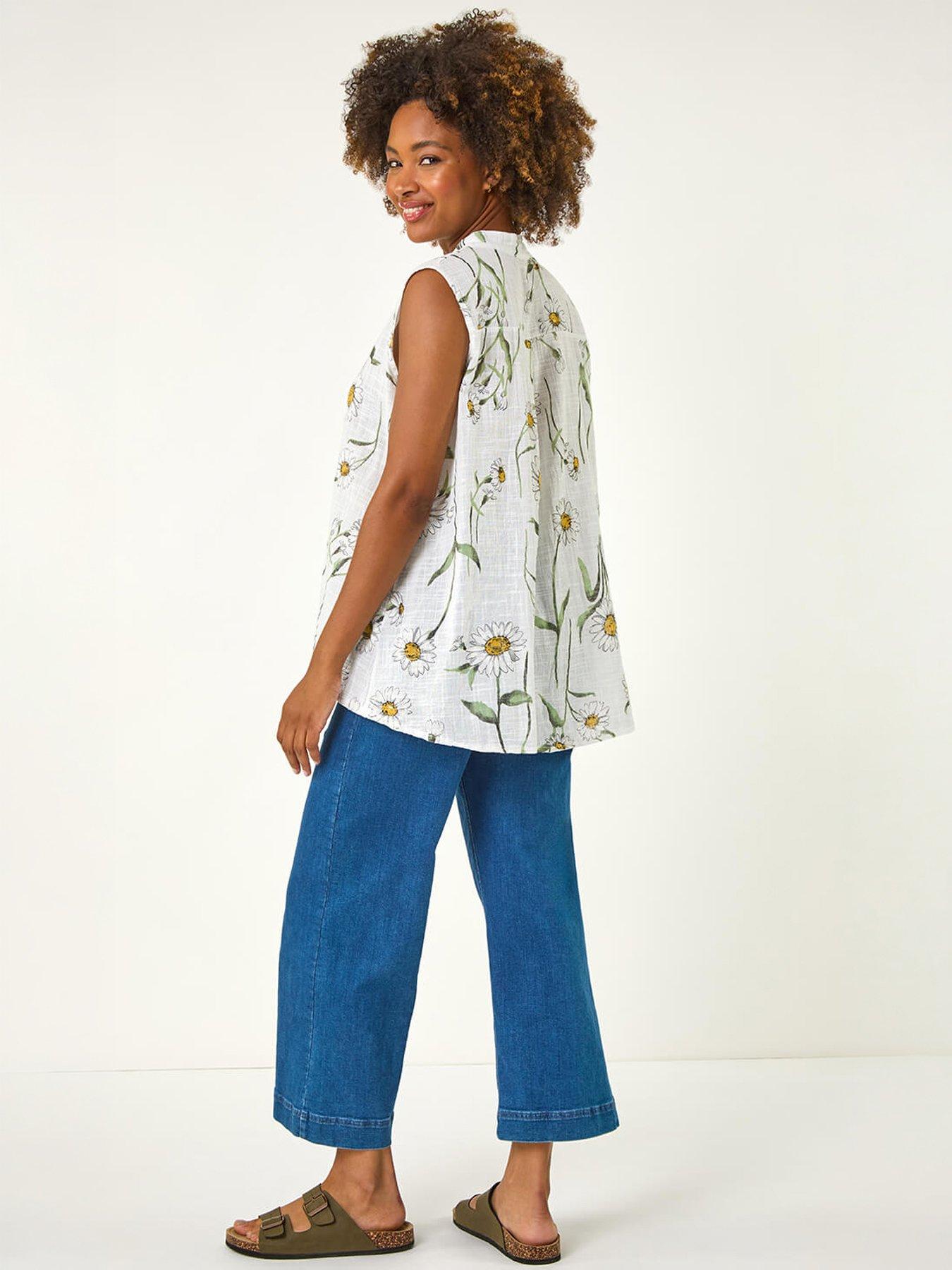 Image 4 of 5 of Roman Daisy Print V-neck Vest