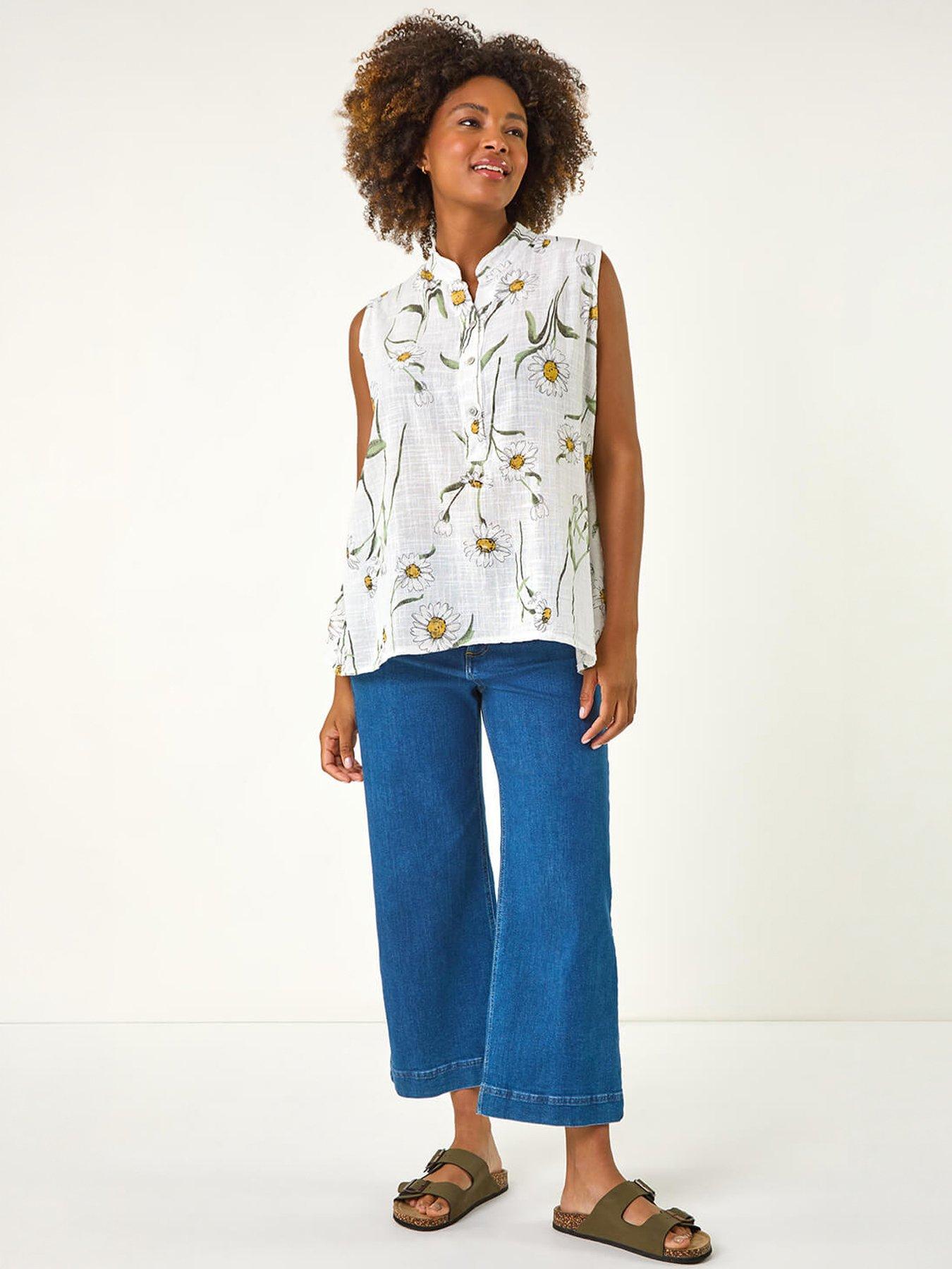 Image 5 of 5 of Roman Daisy Print V-neck Vest