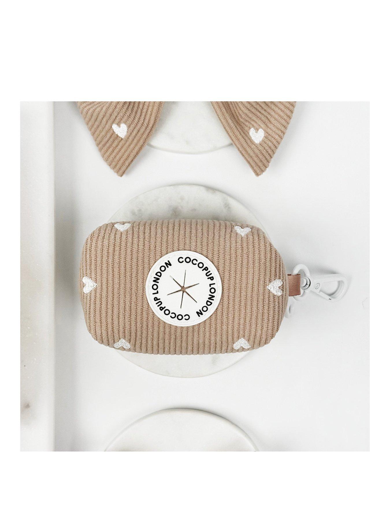 Image 1 of 1 of Cocopup Chai Hearts Poopbagholder