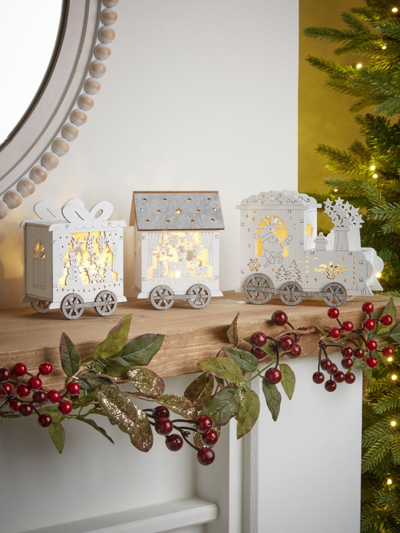 The Very Collection Led Wooden Train With Christmas Scene