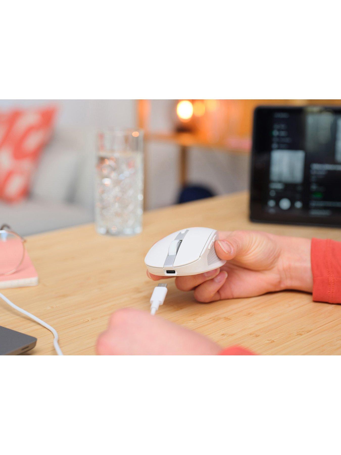 Image 7 of 8 of Trust Trust Ozaa Compact Multi-Device Wireless Mouse with silent Click - White