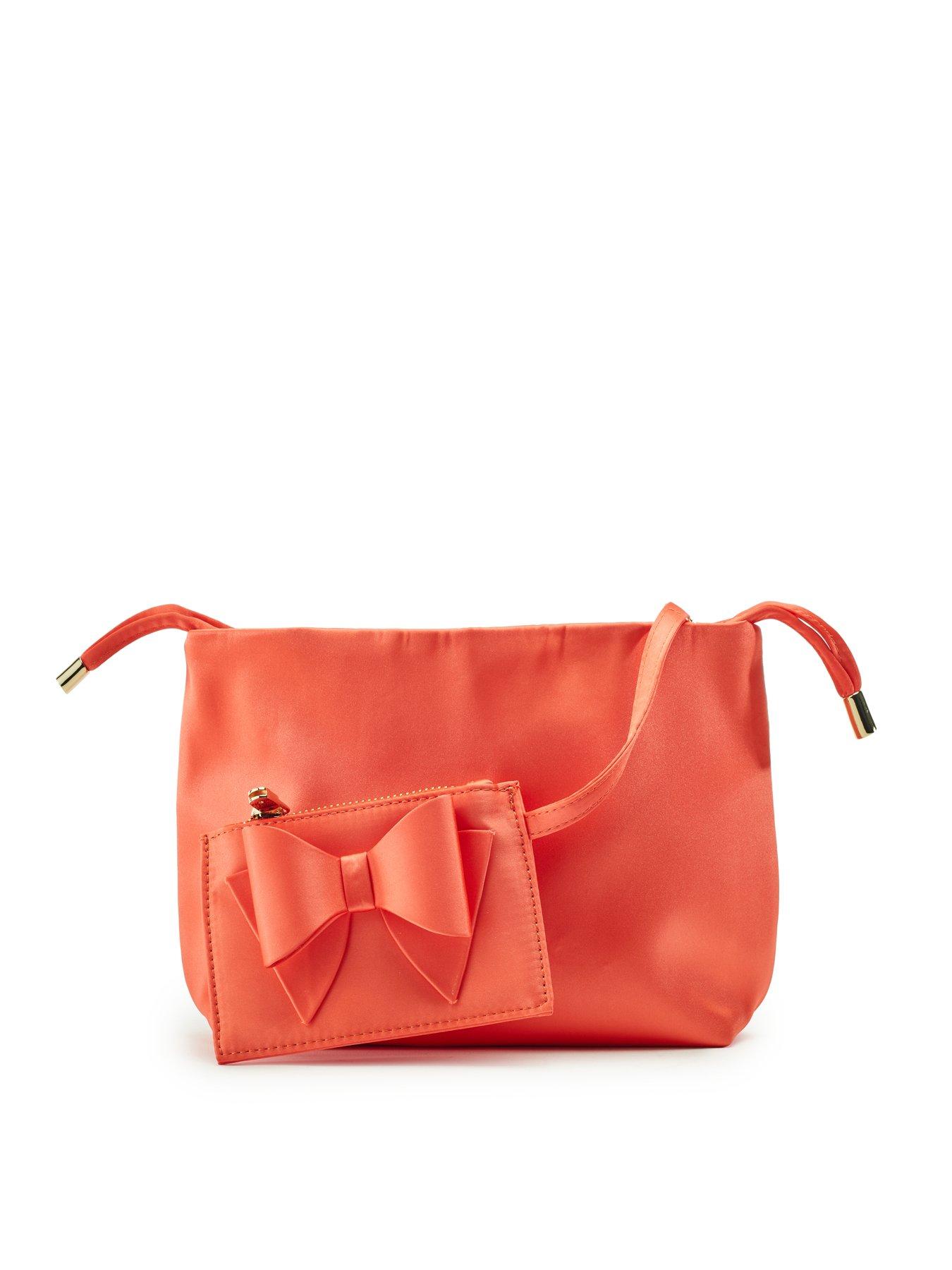 Image 4 of 4 of Moda In Pelle Ruched Bucket Shoulder Bag