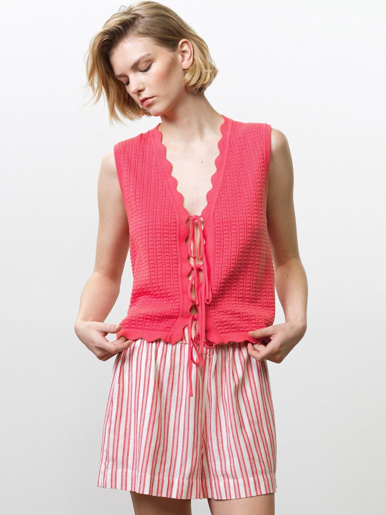 french-connection-cotton-waffle-stitch-scalloped-sleeveless-vest