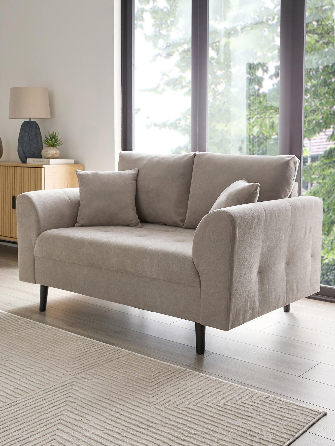 The Very Collection Plaza Snuggle Chair