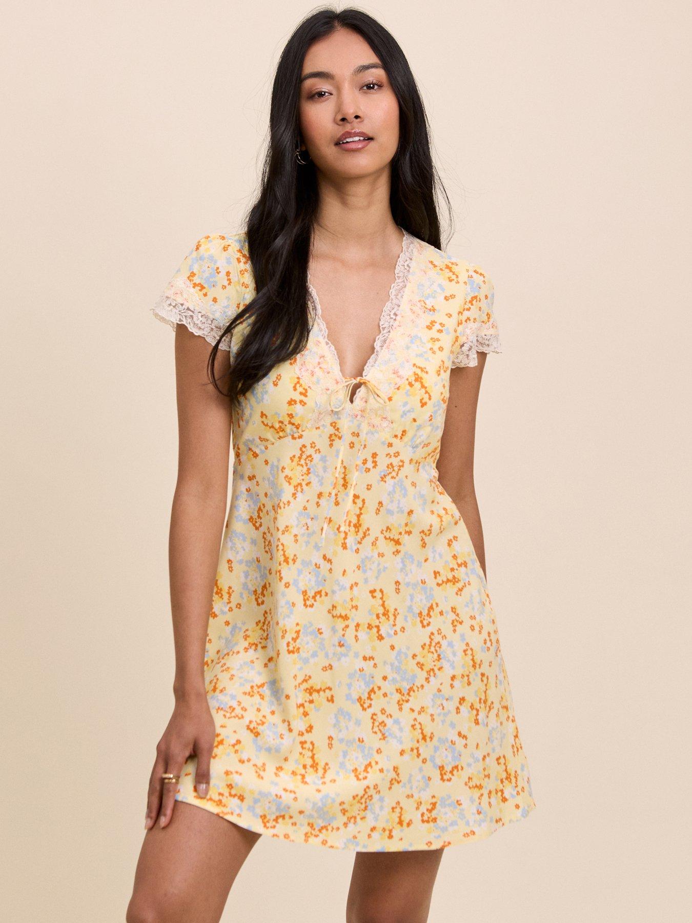 Nobodys Child Aida Short Sleeve Floral Lace Trim Mini Dress - Yellow