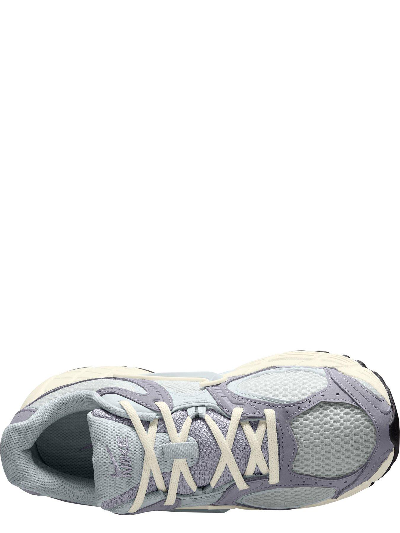 Image 2 of 4 of Nike Womens V5 Rnr Lace-Up Low-Top Trainers - Silver