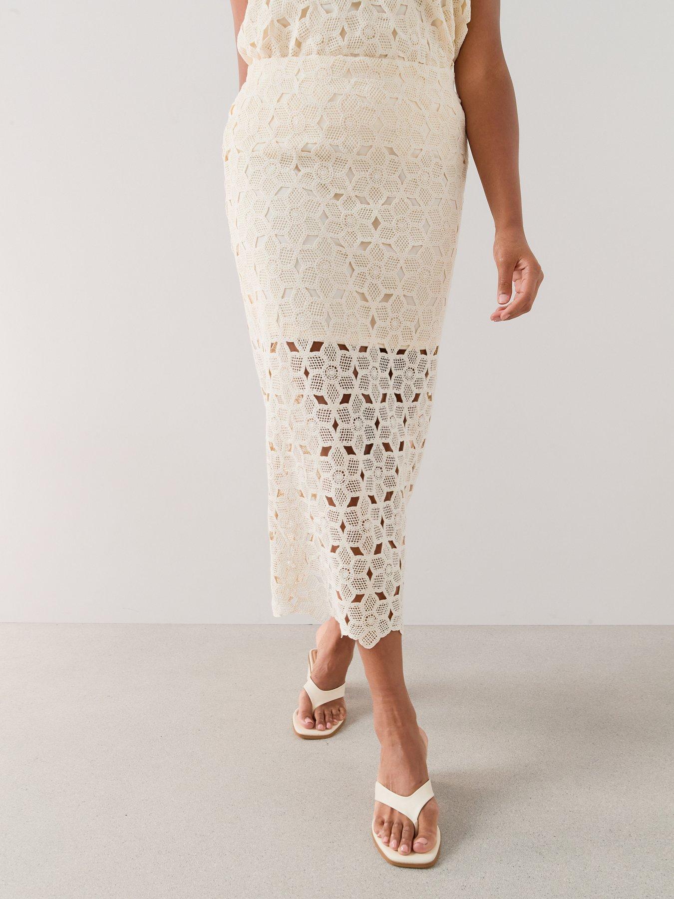 Image 4 of 6 of The Very Collection Curve Crochet Midi Skirt Co-Ord - Cream