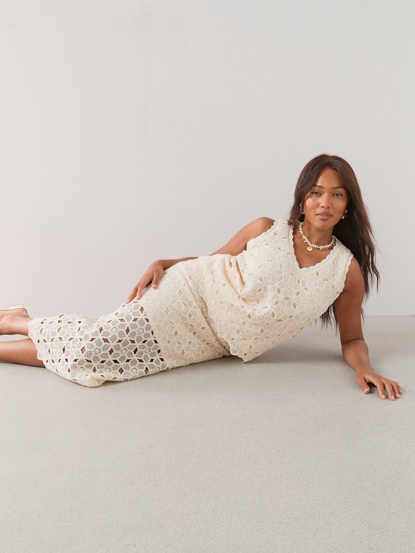 Image 6 of 6 of The Very Collection Curve Crochet Midi Skirt Co-Ord - Cream