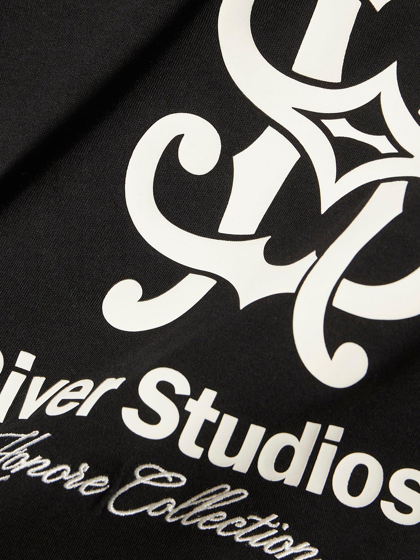 Image 3 of 3 of River Island Mini Boys Oversized RR Graphic T-Shirt - Black