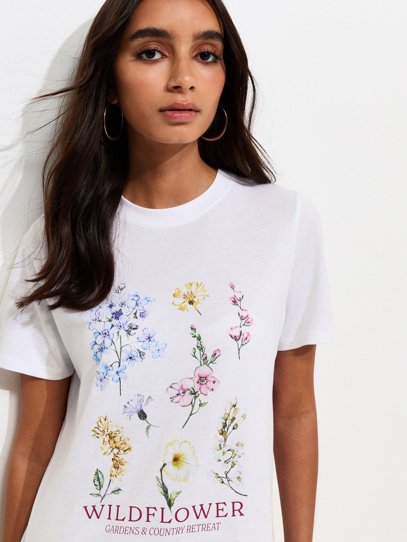 Image 4 of 5 of New Look Cotton Wildflower Print T-Shirt - White