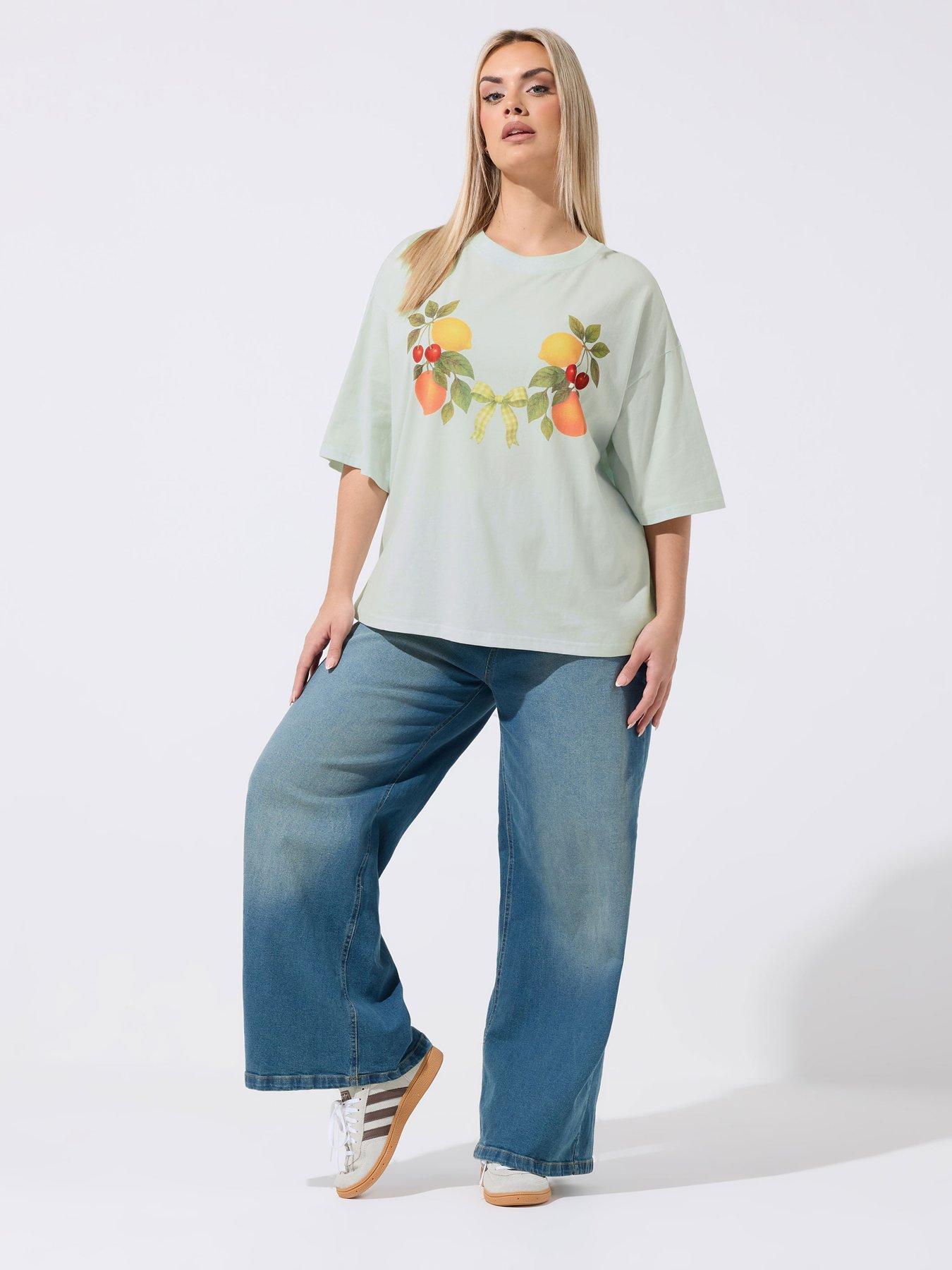 Image 3 of 5 of Yours Curve Fruit T-Shirt - Green