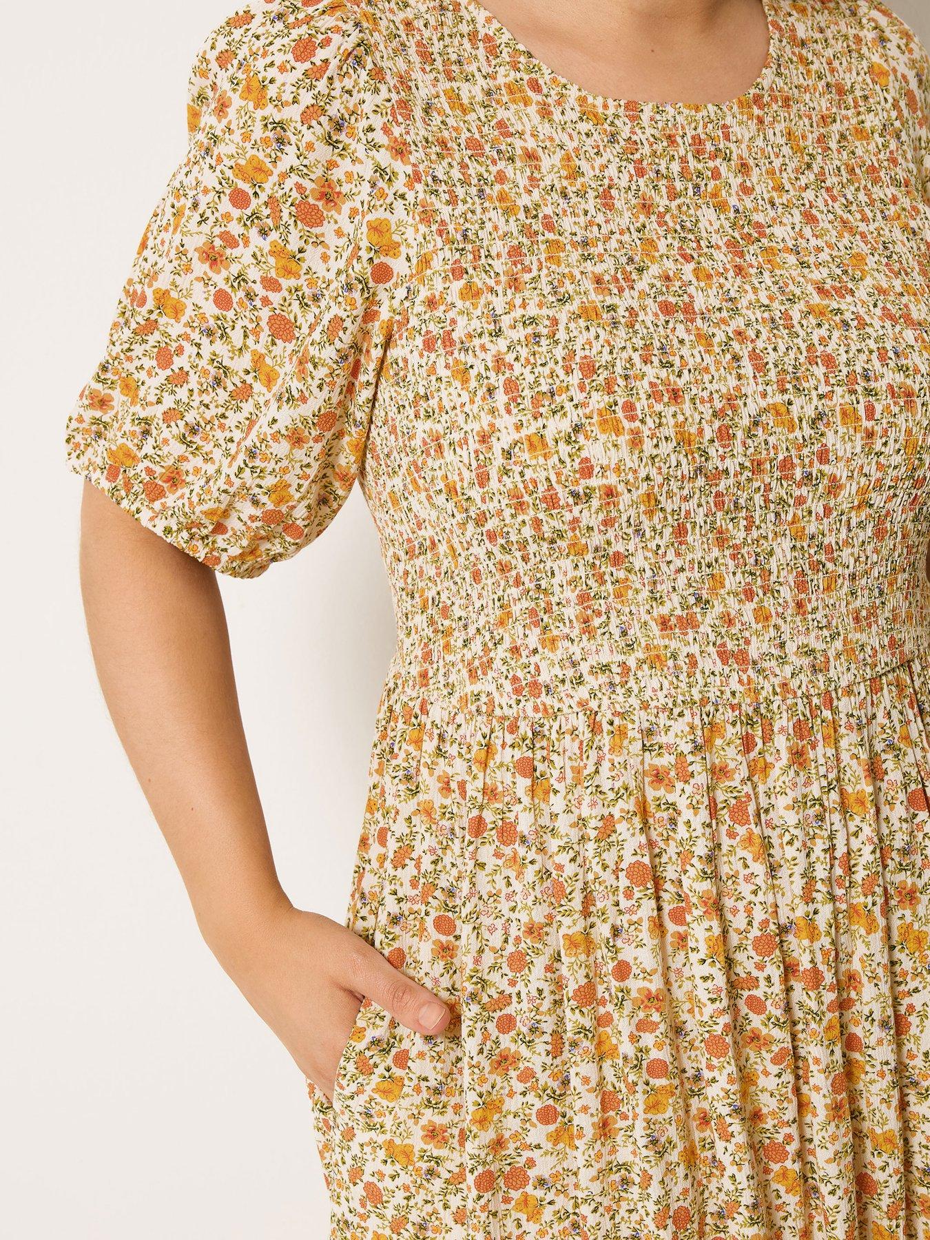 Image 4 of 5 of Yours Curve Shirred Puff Sleeve Midaxi Dress - Yellow