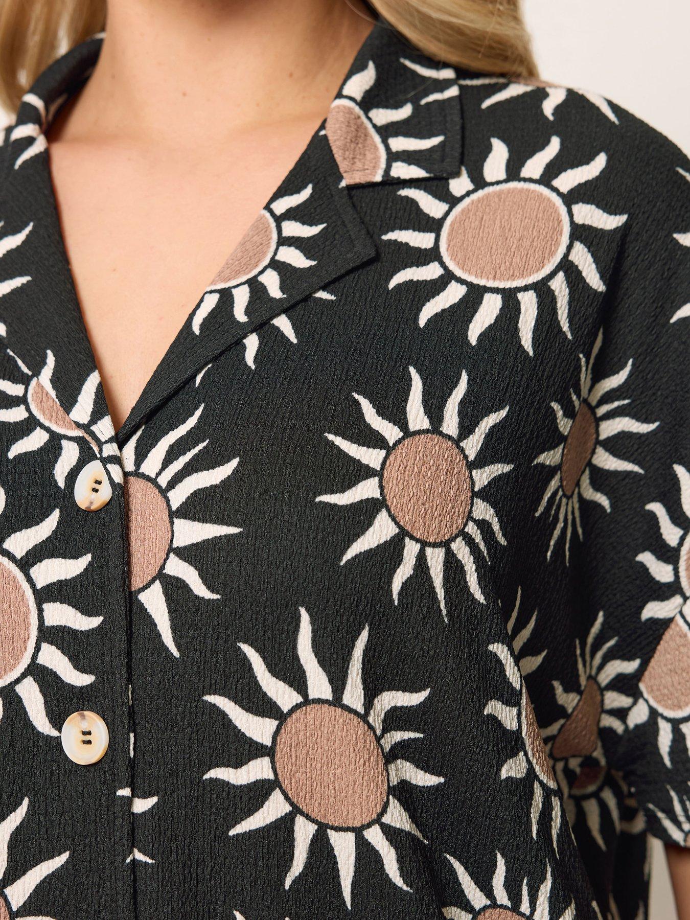 Image 4 of 5 of Yours Curve Textured Resort Shirt
