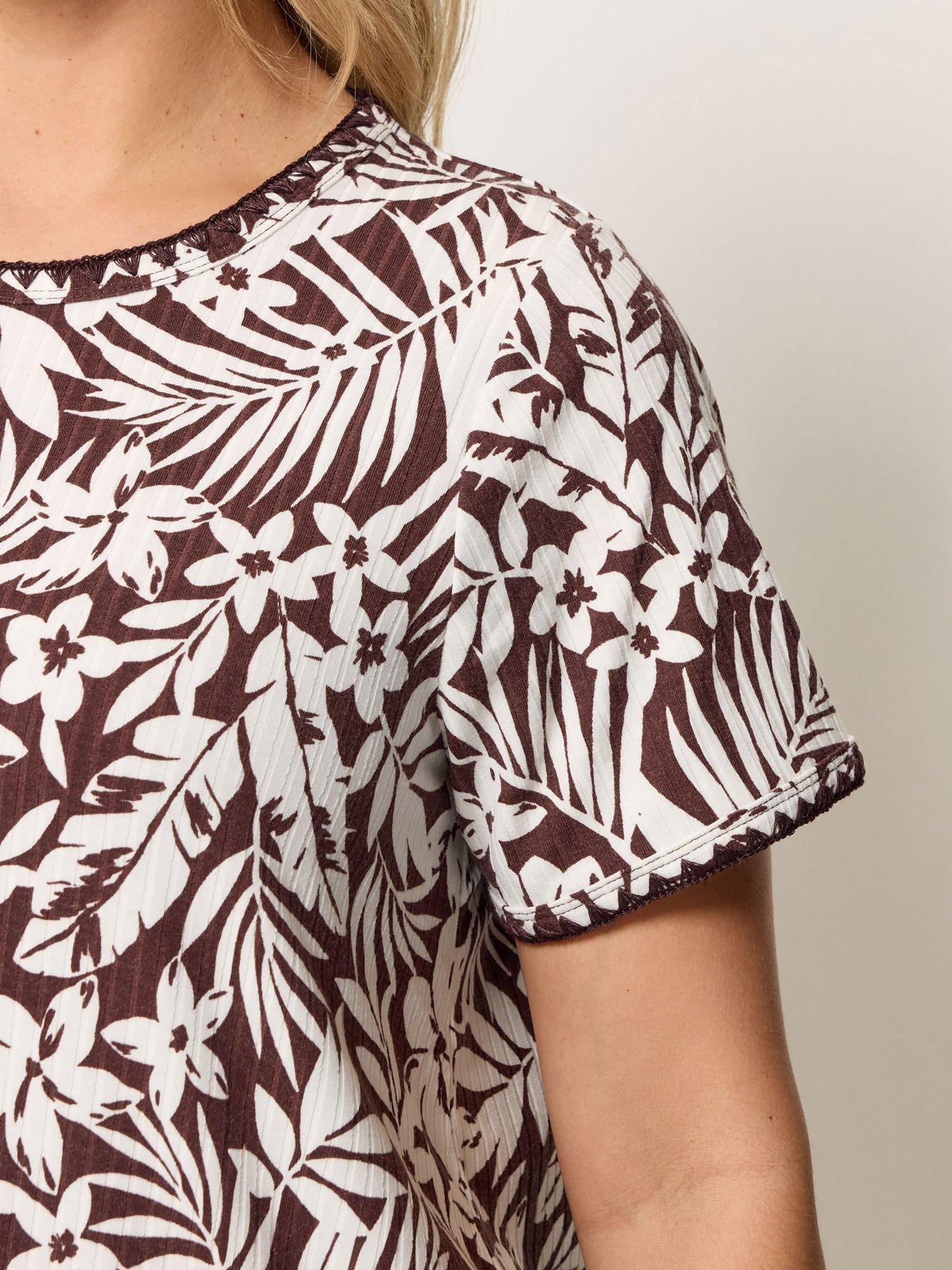 Image 4 of 4 of Yours Curve Rib Swing T-Shirt - Brown