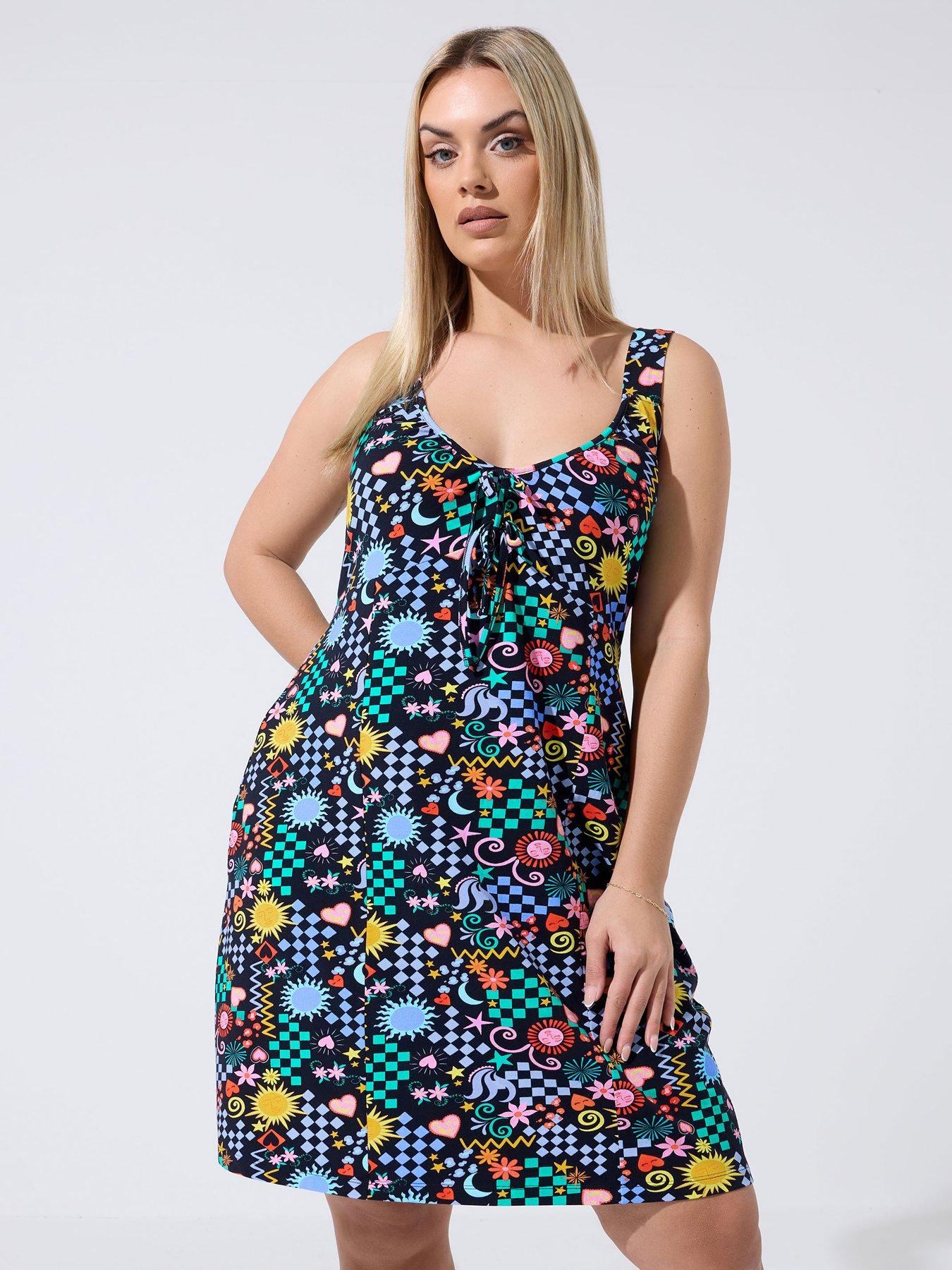 Image 1 of 5 of Yours Curve Printed Mini Dress - Black