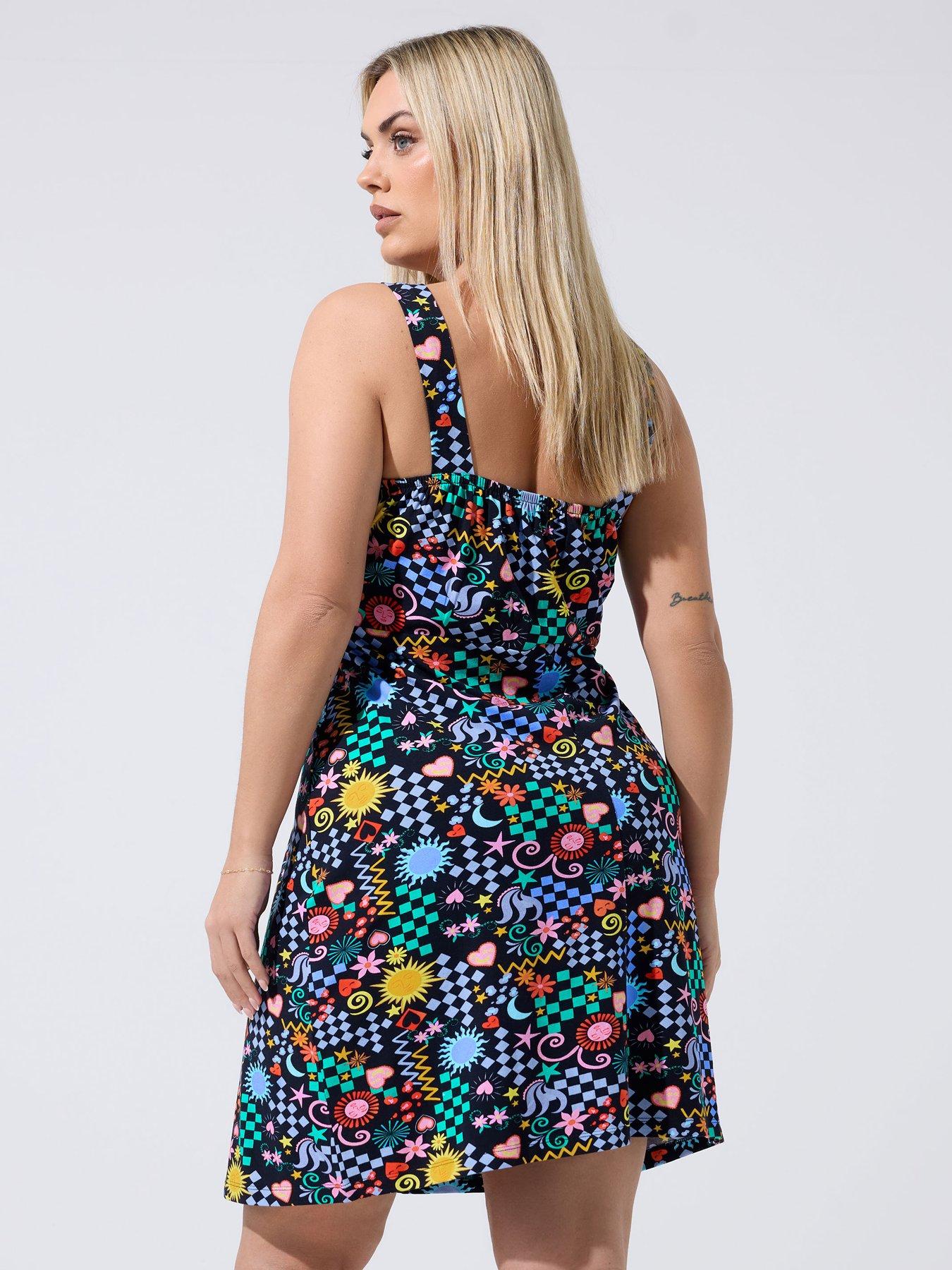 Image 2 of 5 of Yours Curve Printed Mini Dress - Black
