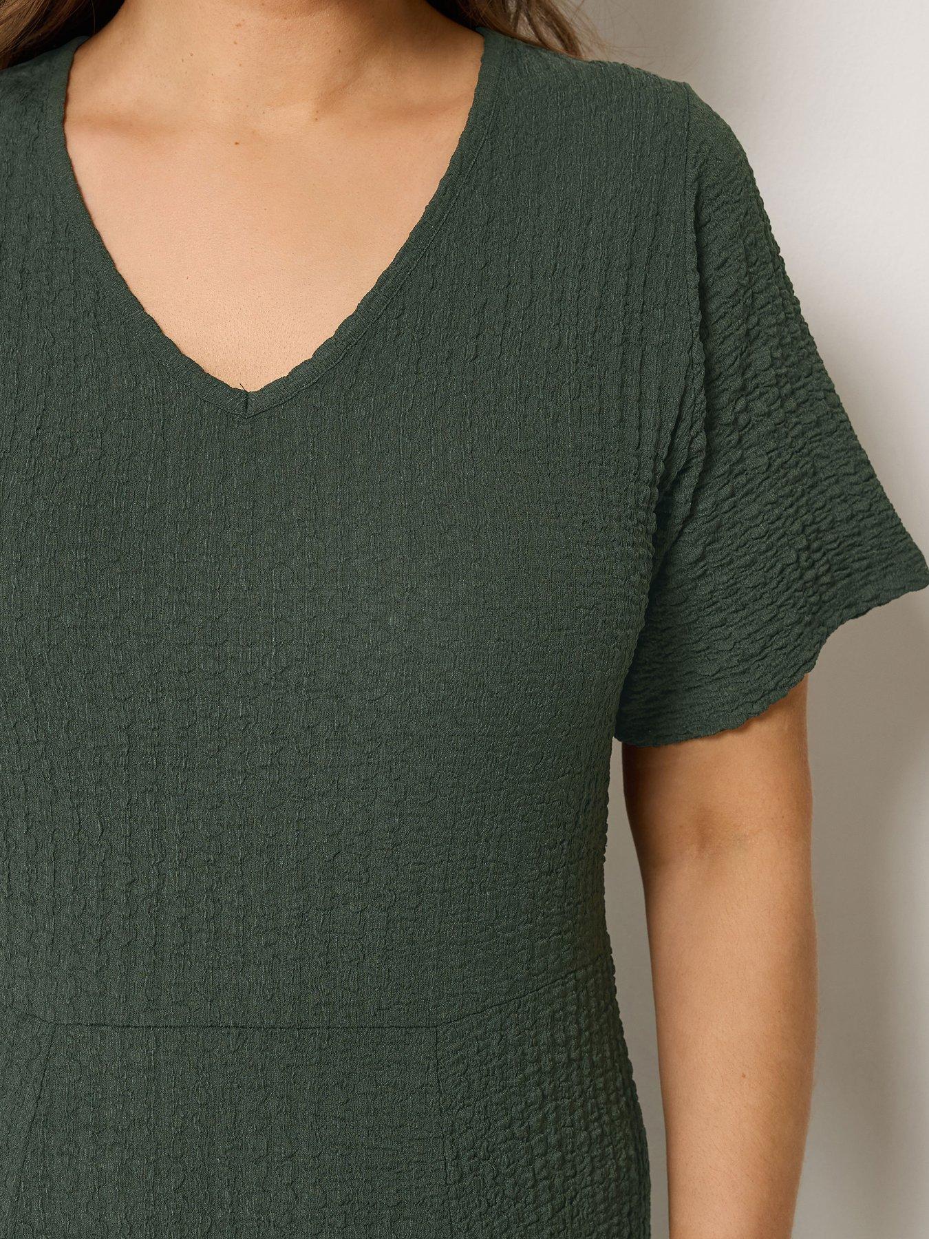 Image 4 of 5 of Yours Curve Textured Maxi Dress