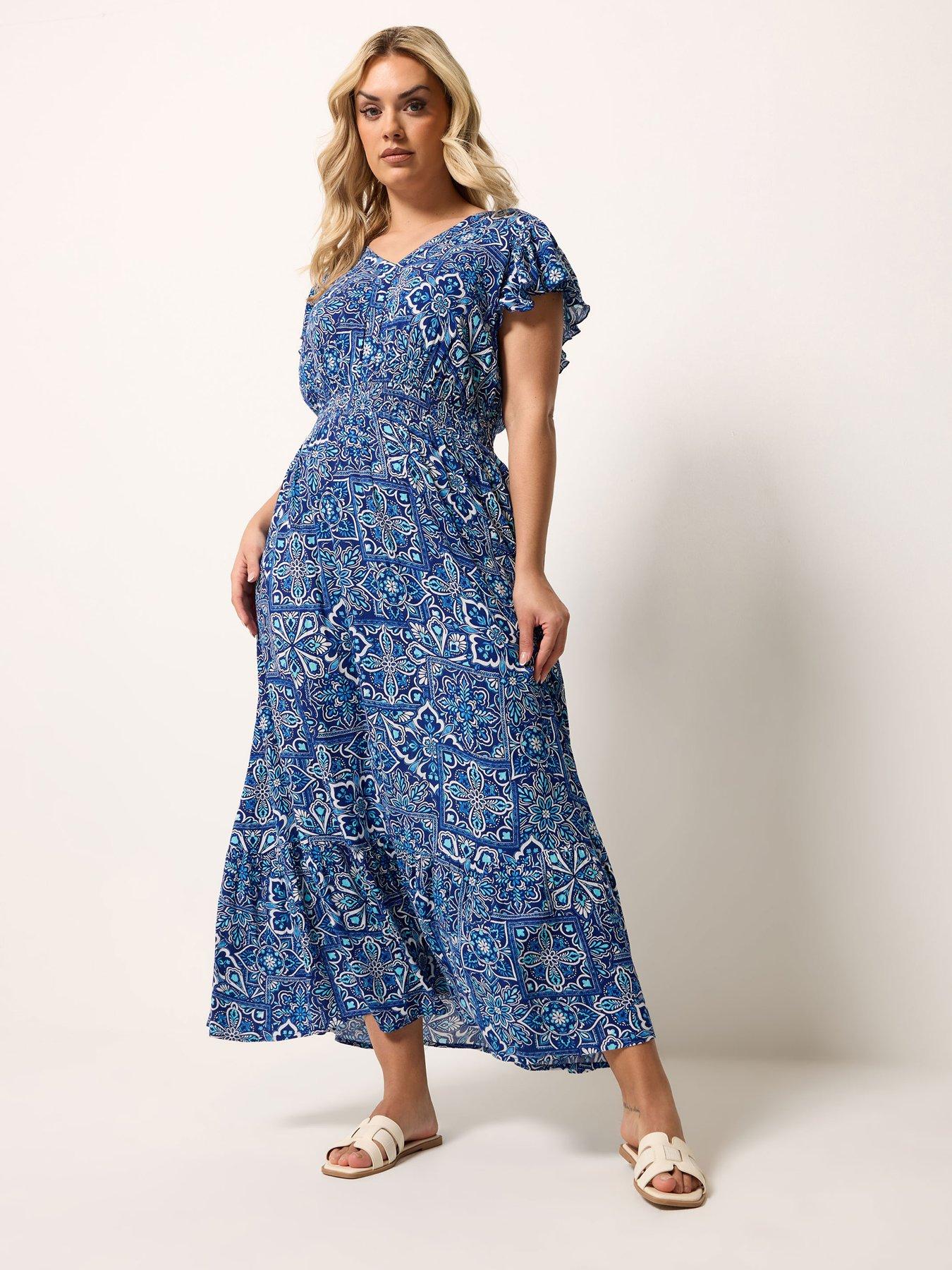 Image 3 of 4 of Yours Curve Tile Print Crinkle Maxi Dress - Blue