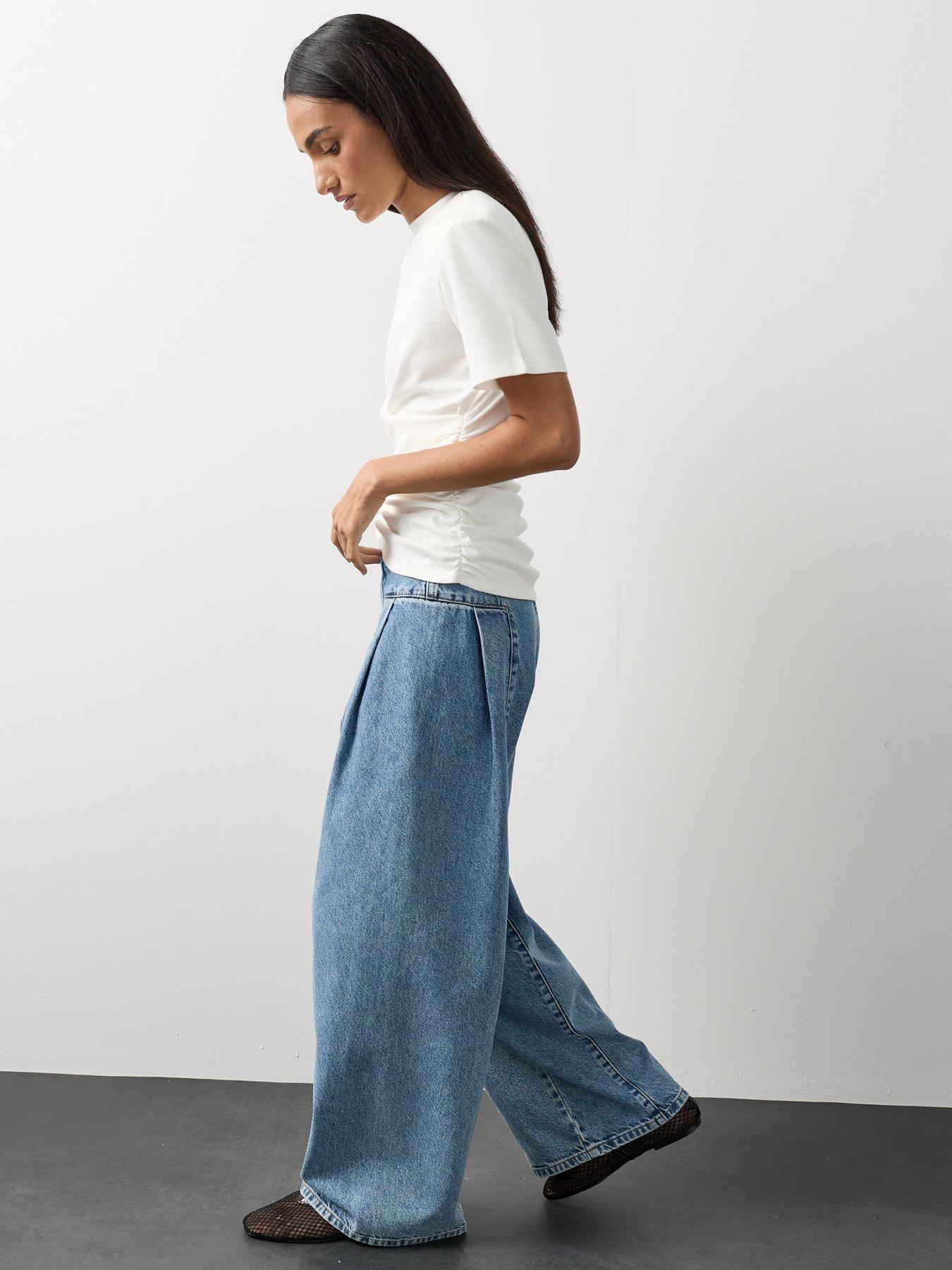 Image 5 of 7 of Michelle Keegan Structured Cinch Waist Top - Ivory