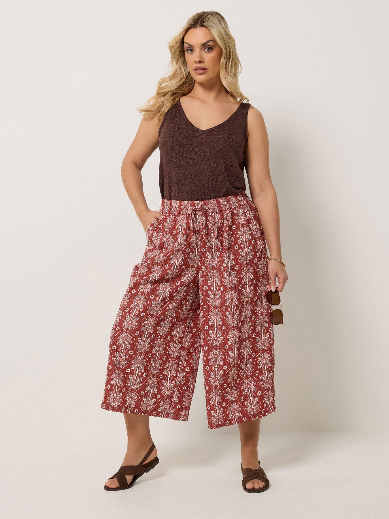 Image 3 of 5 of Yours Curve Textured Woven Short