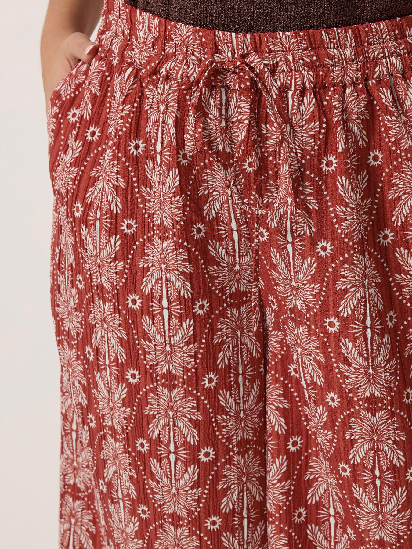 Image 4 of 5 of Yours Curve Textured Woven Short