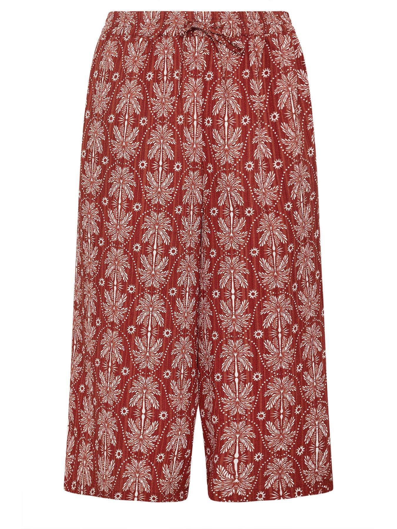 Image 5 of 5 of Yours Curve Textured Woven Short
