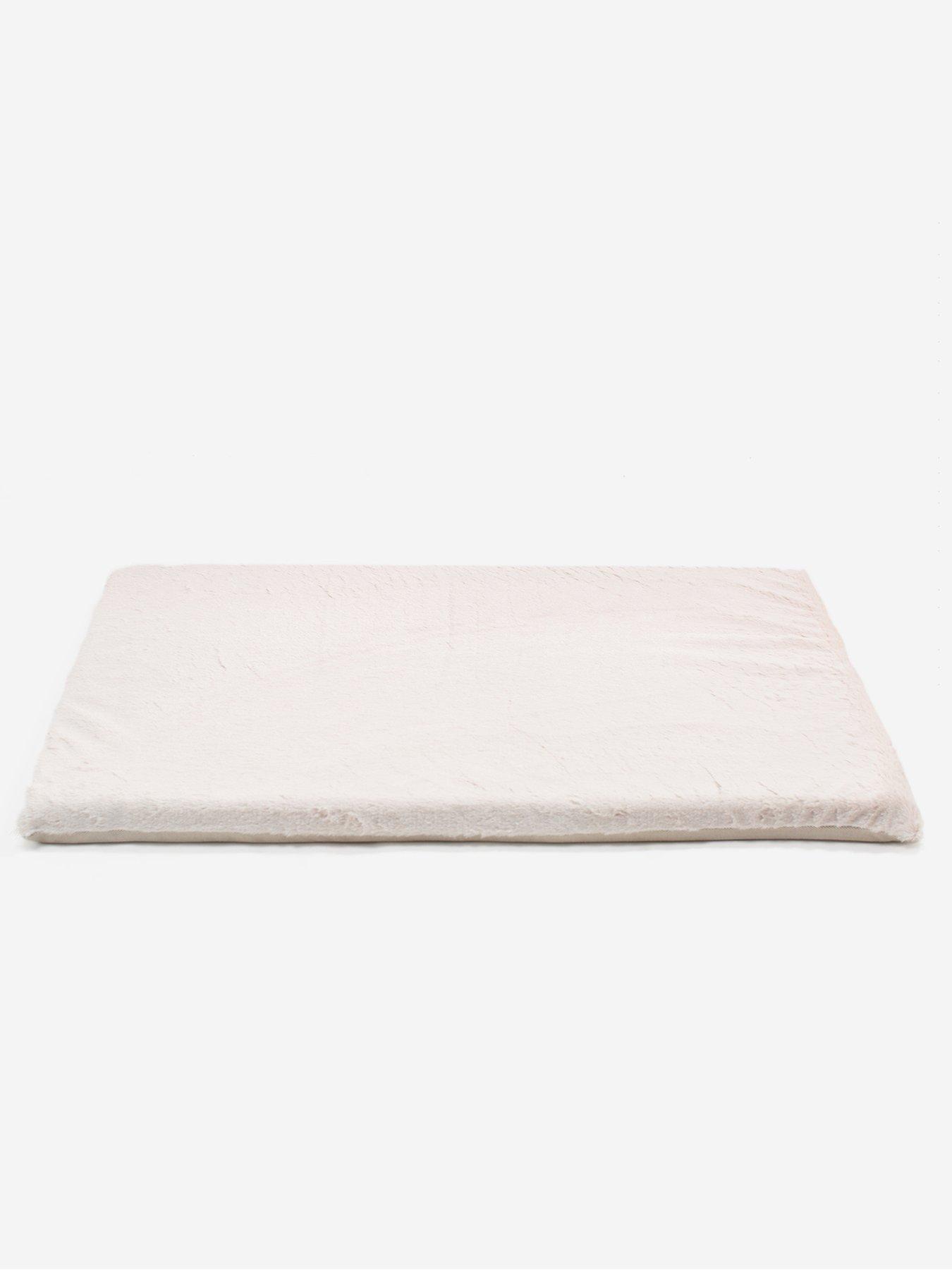 Image 3 of 6 of Lords and Labradors Lords &amp; Labradors Essentials Twill Crate Mat Linen L