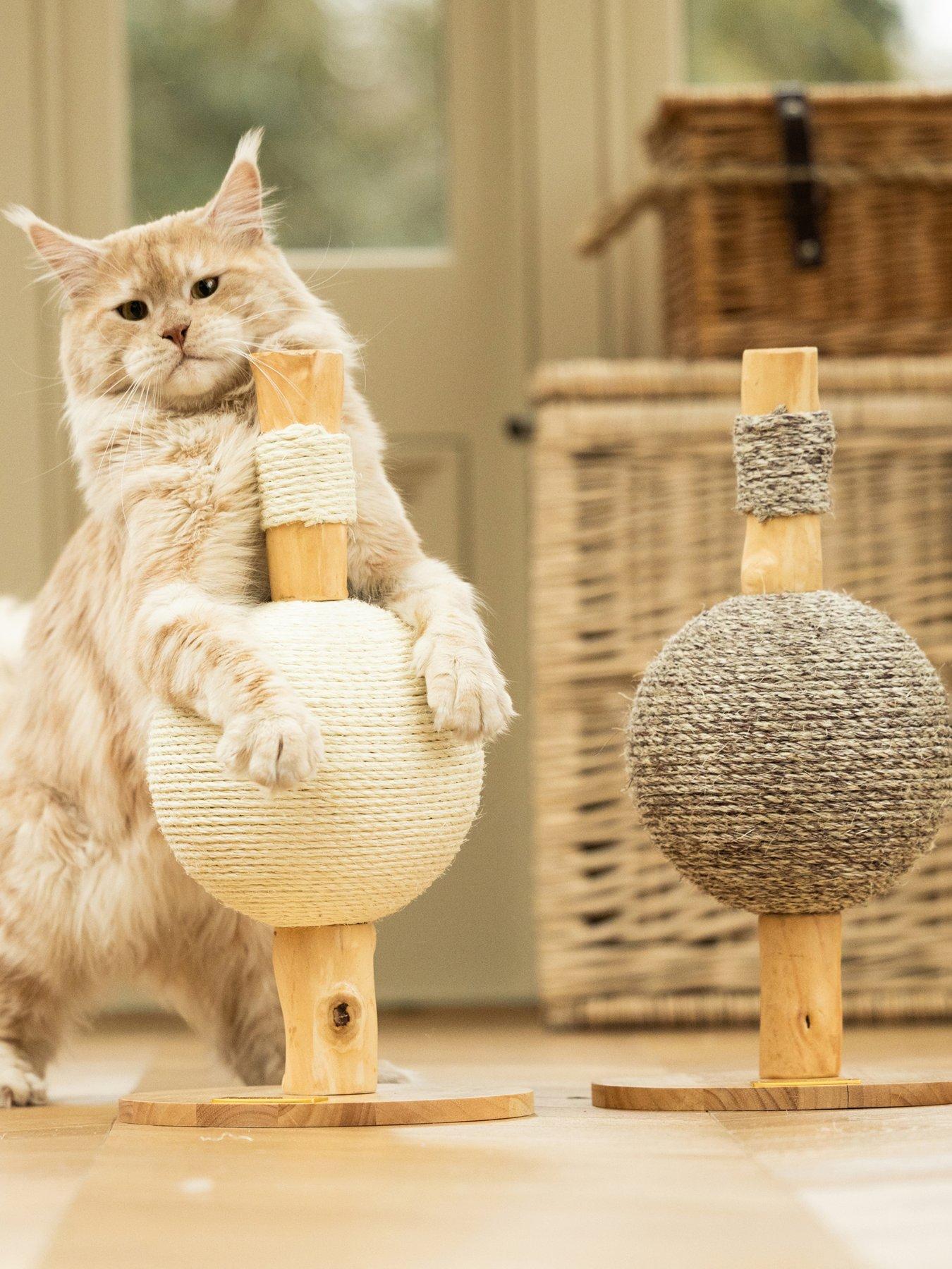 Lords and Labradors Lords Helsinki The Ball Ivory Cat Scratch Post