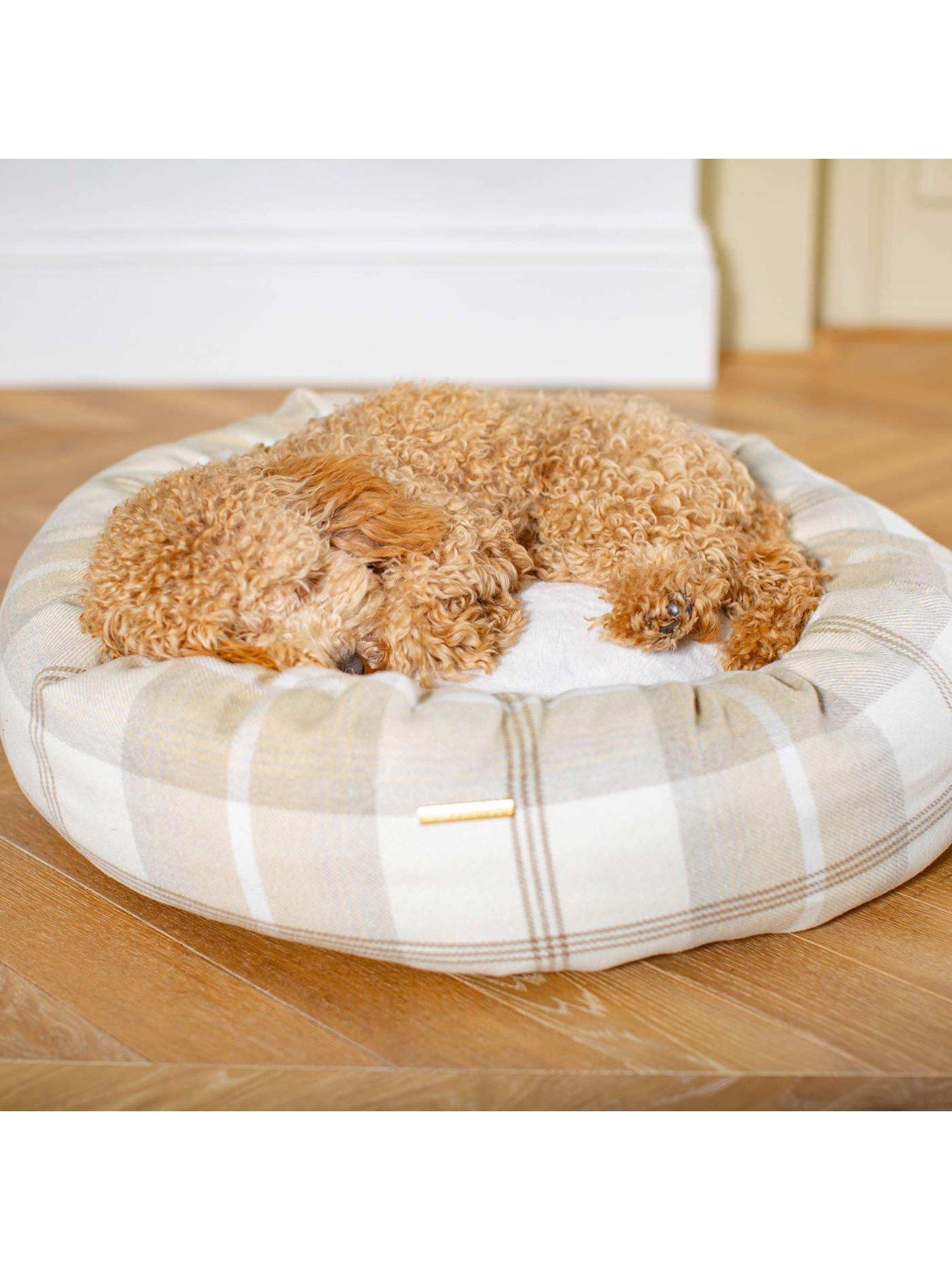 Image 4 of 4 of Lords and Labradors L&amp;L Donut Bed w/inner Balmoral Natural L