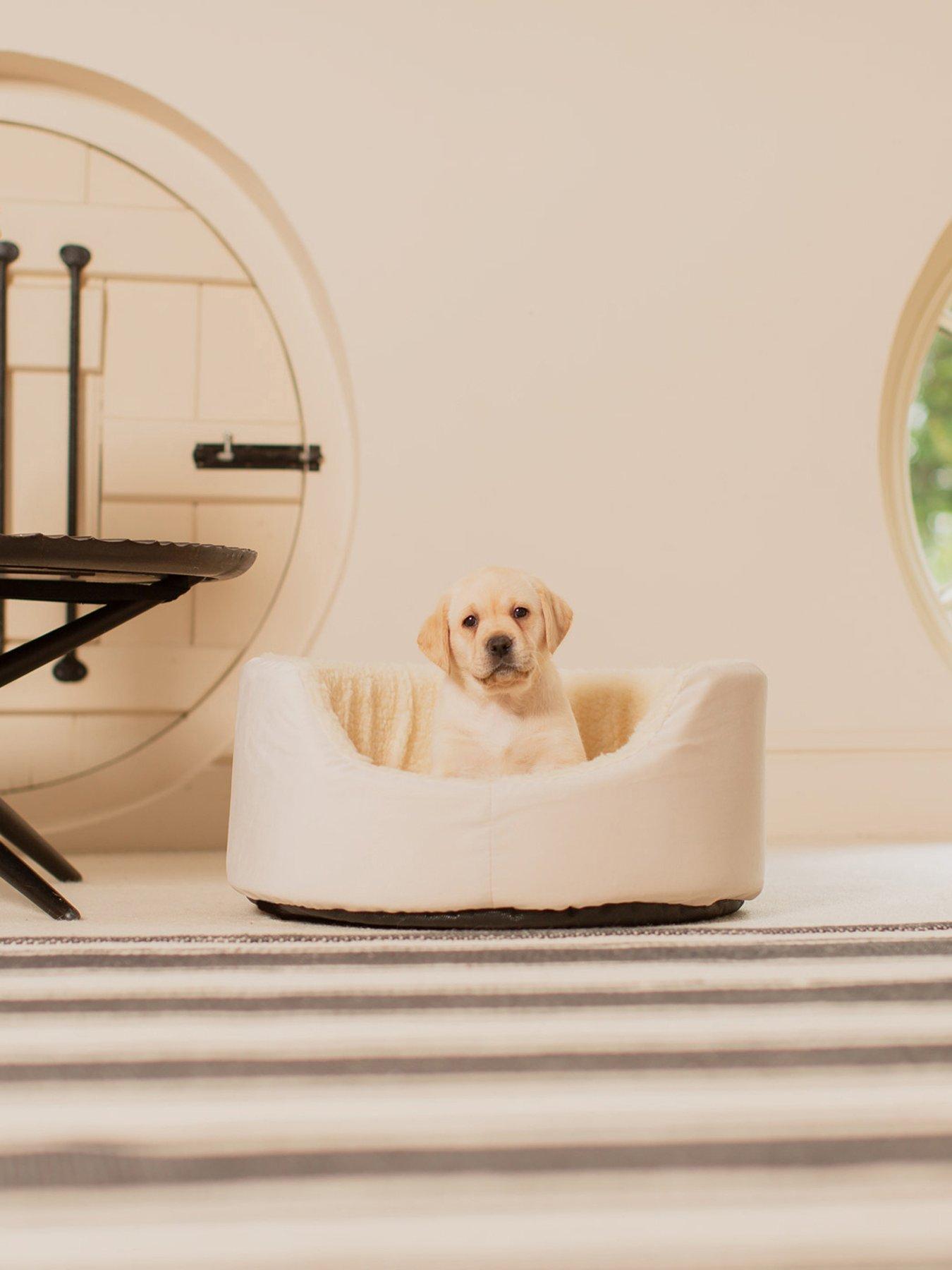 Lords and Labradors Grow with me puppy bed cream