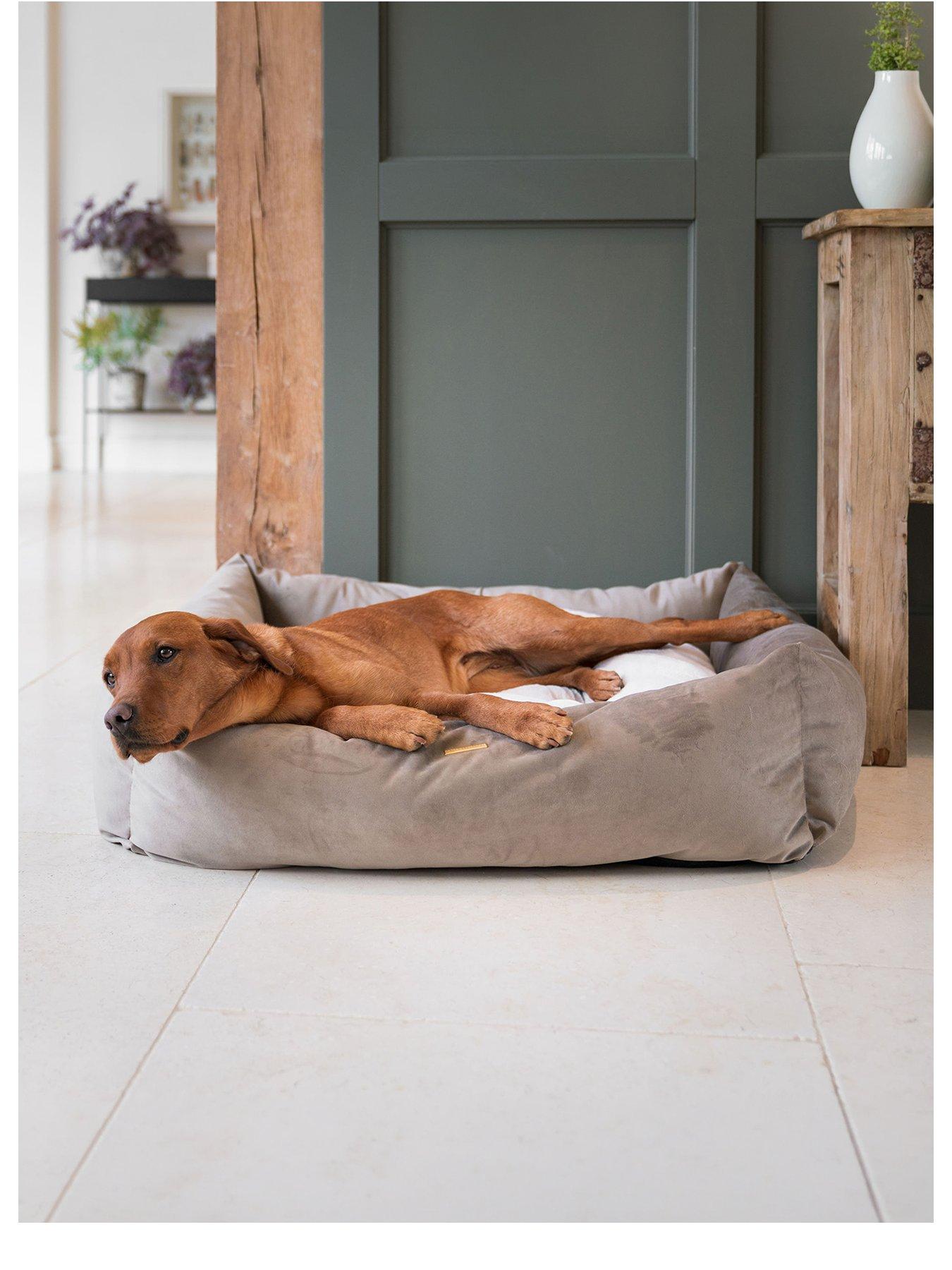 Lords and Labradors L & L Box Bed w/inner Velvet Clay L