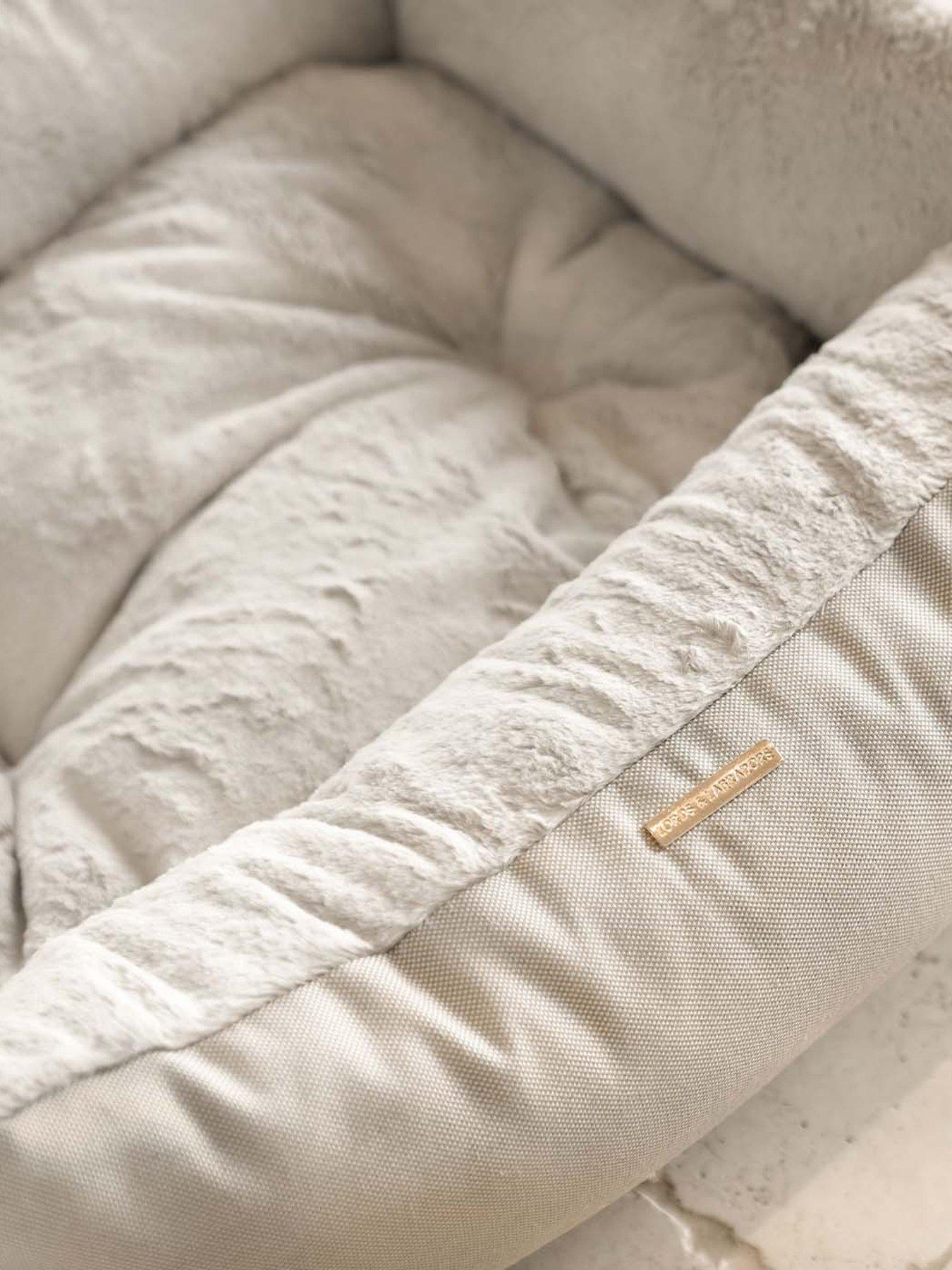 Image 5 of 5 of Lords and Labradors L&amp;L Twill Box Bed including inner Linen XL