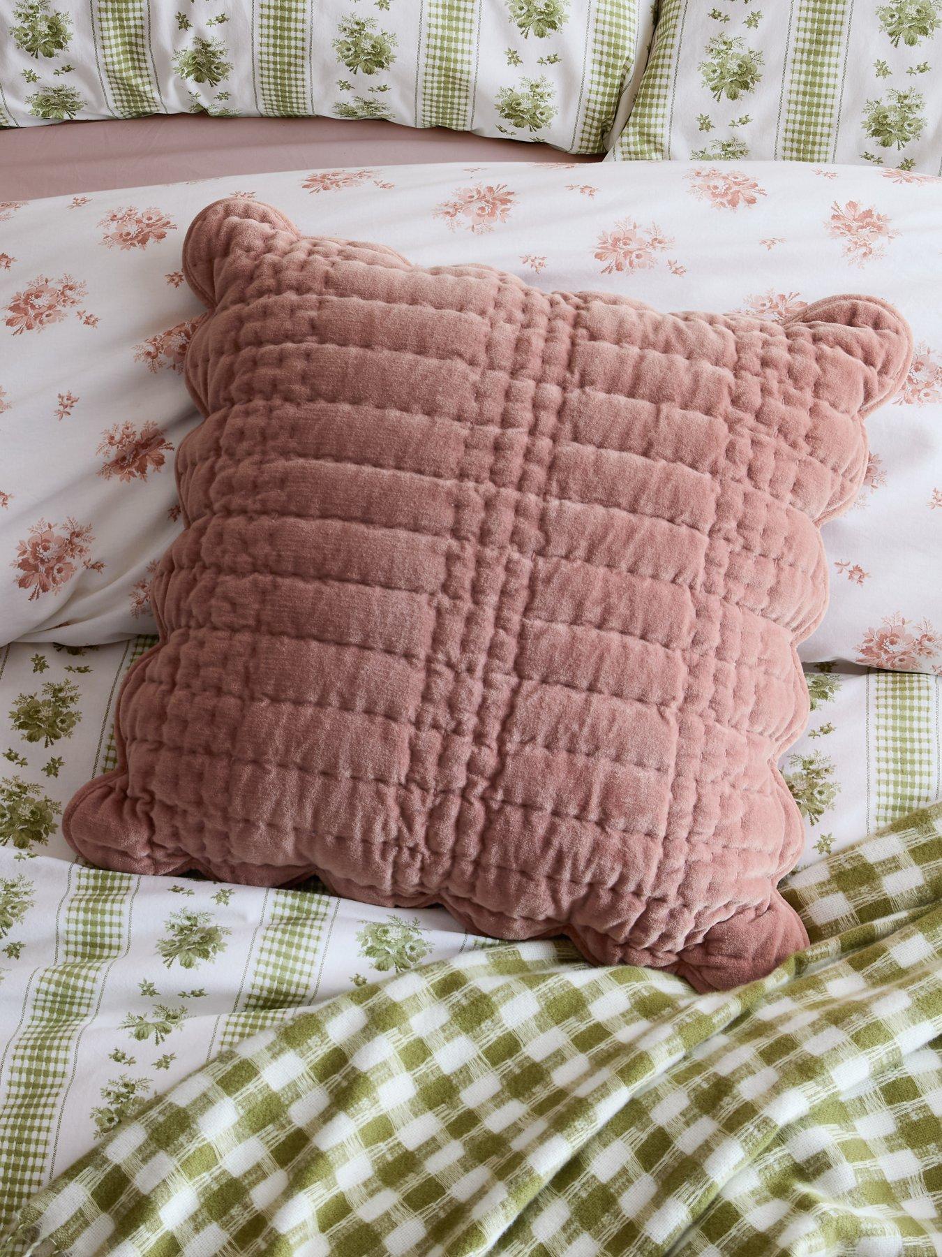 Laura Ashley Brady Scalloped 43x43Cm Cushion