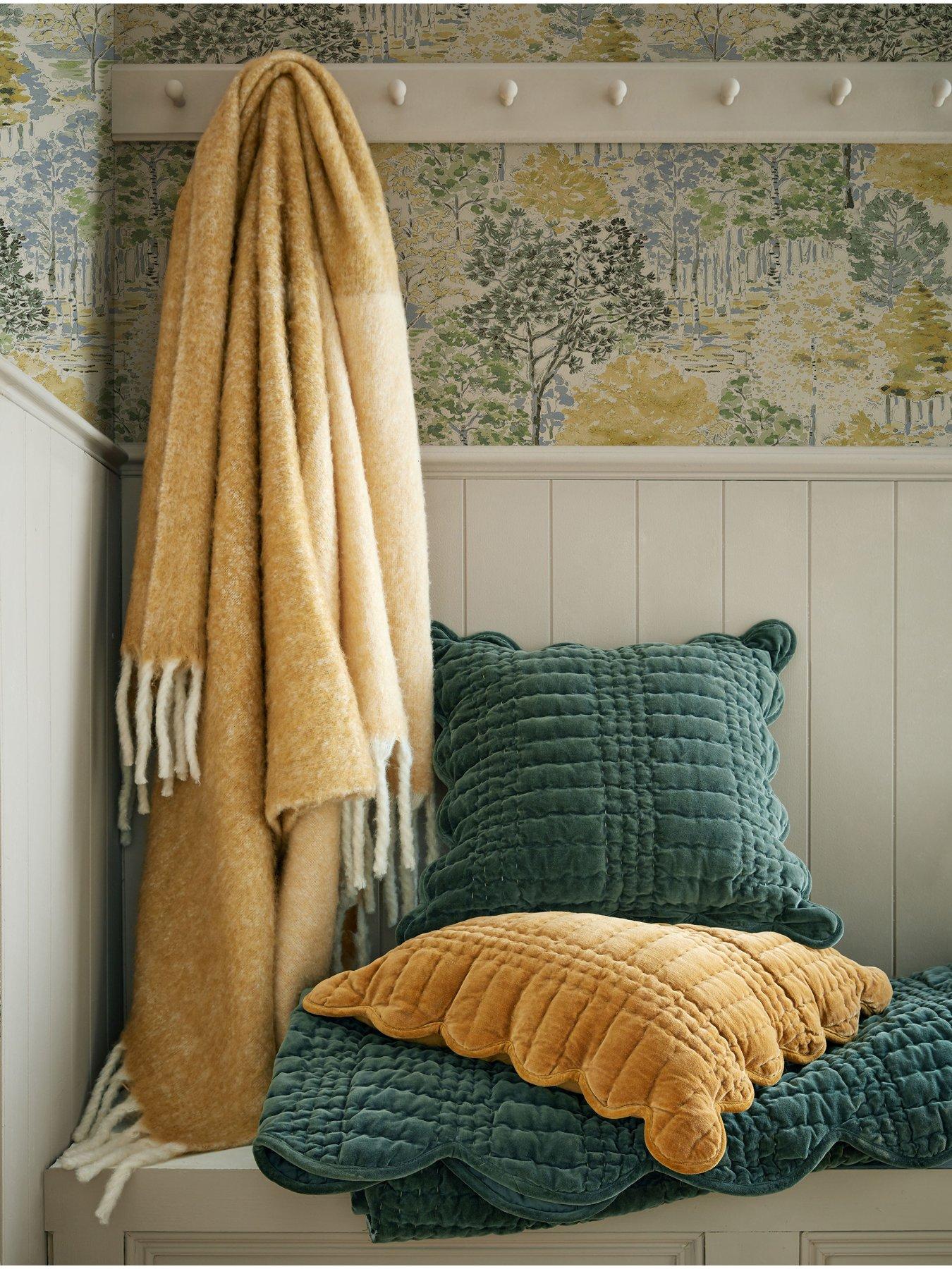 Laura Ashley Bronwen 130X170cm Throw