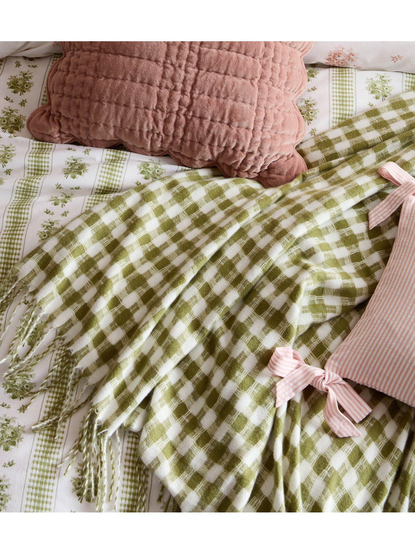 Image 4 of 5 of Laura Ashley Knapton 130X170cm Throw