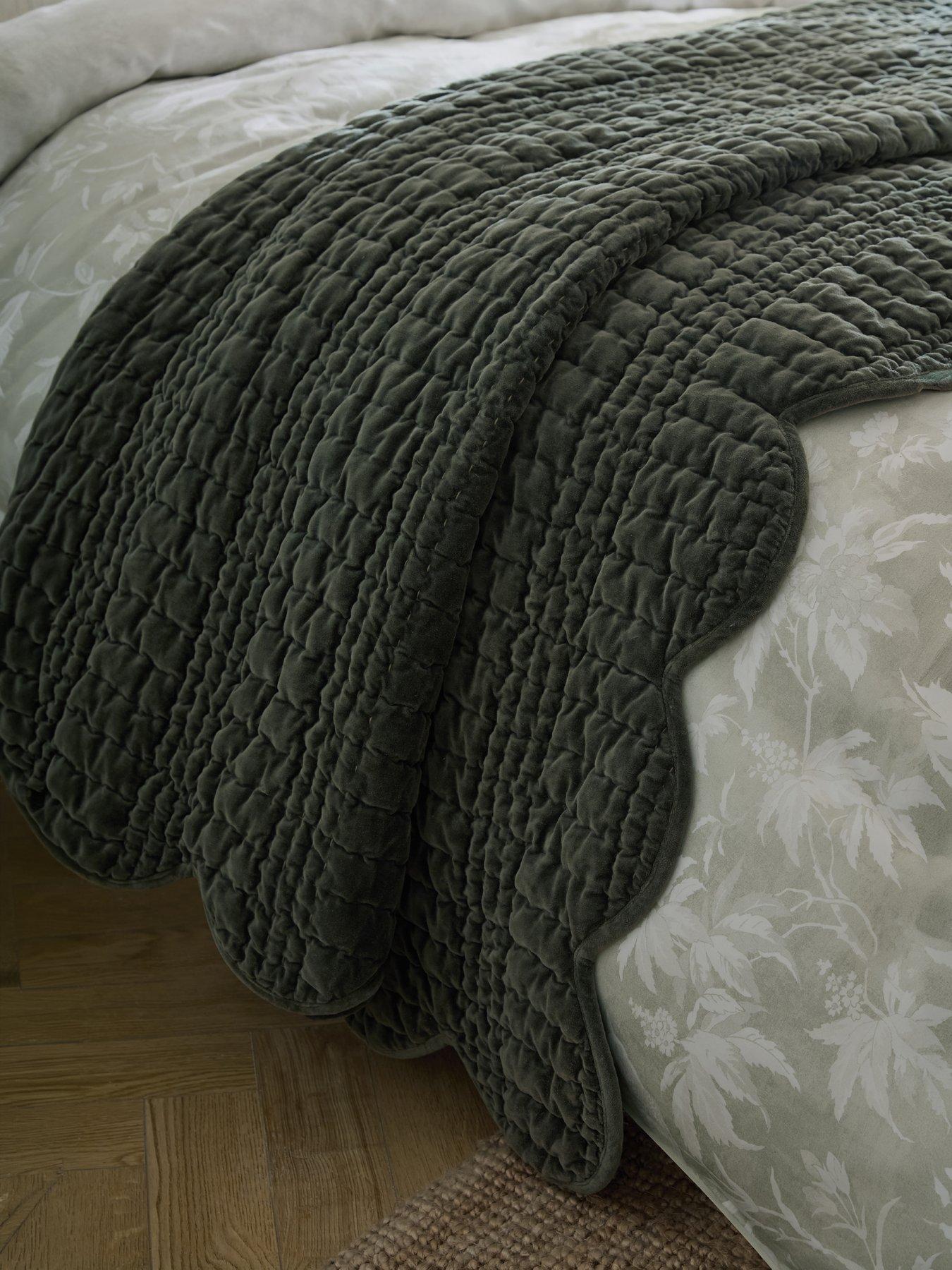 Laura Ashley Scalloped Bedspread 180cm x 235cm