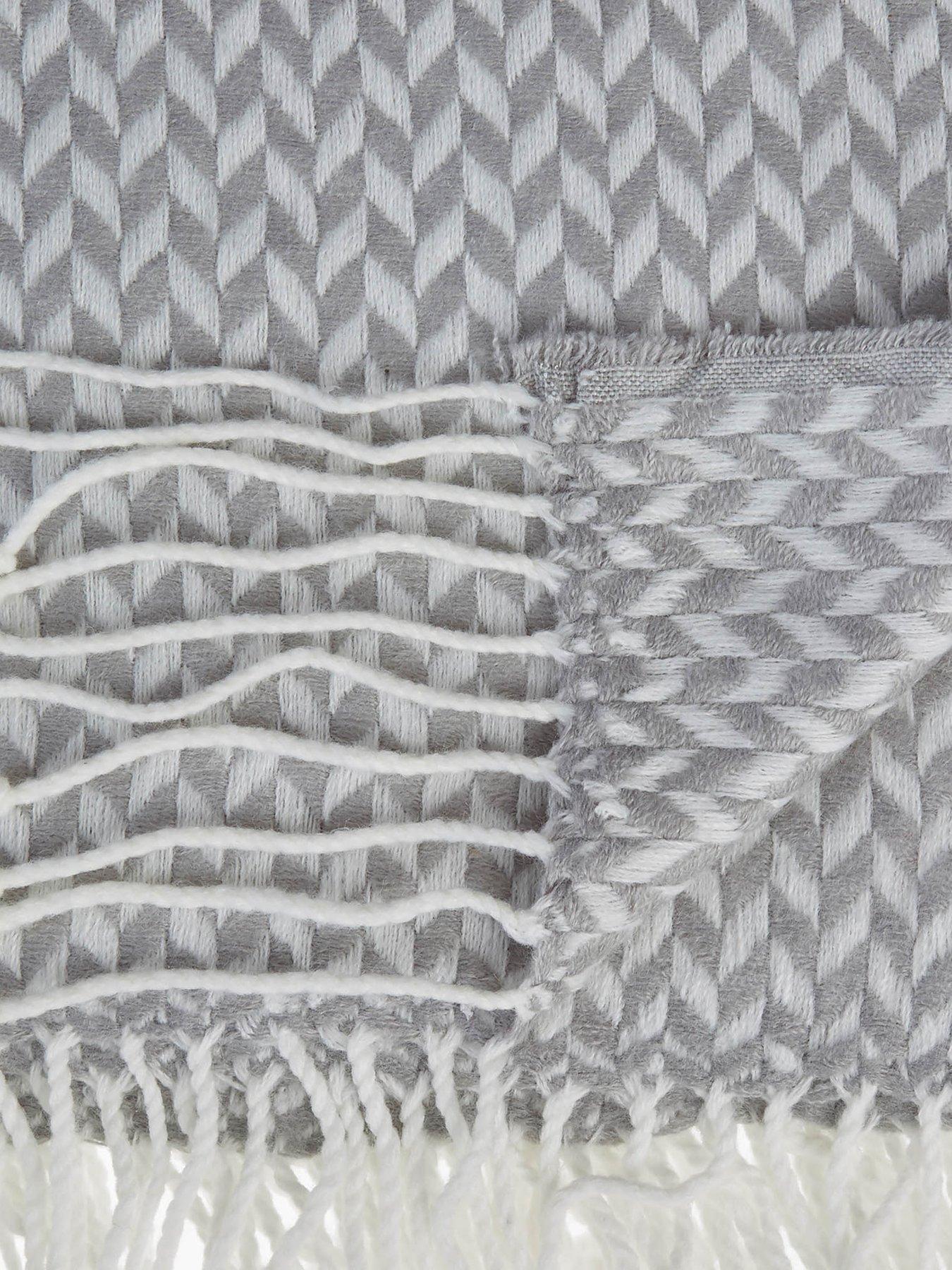 Image 1 of 2 of Laura Ashley Arya Throw 140x180cm