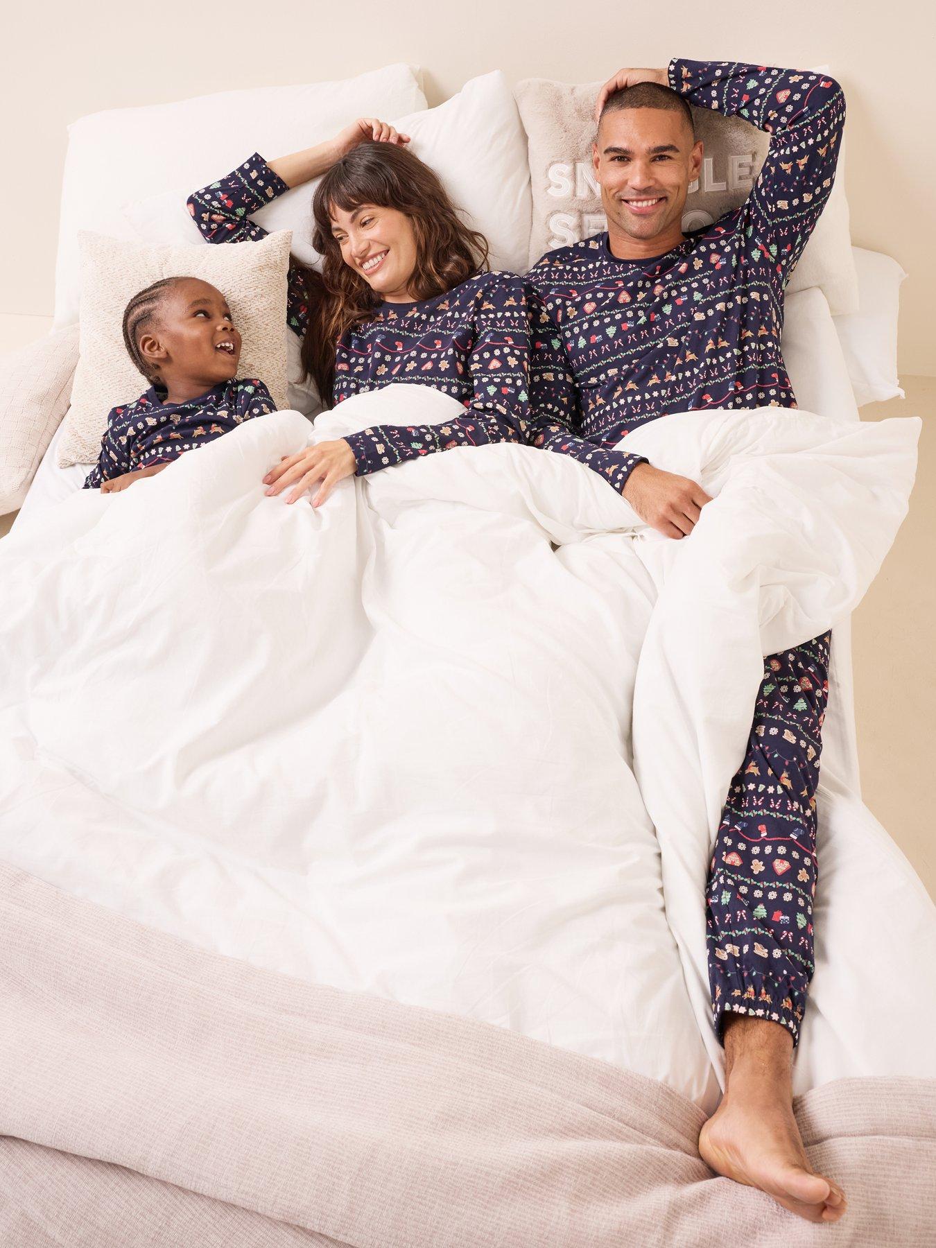 The Very Collection Mens Family Christmas Pyjama Cotton Reindeer Fairisle Top And Jogger Set - Navy