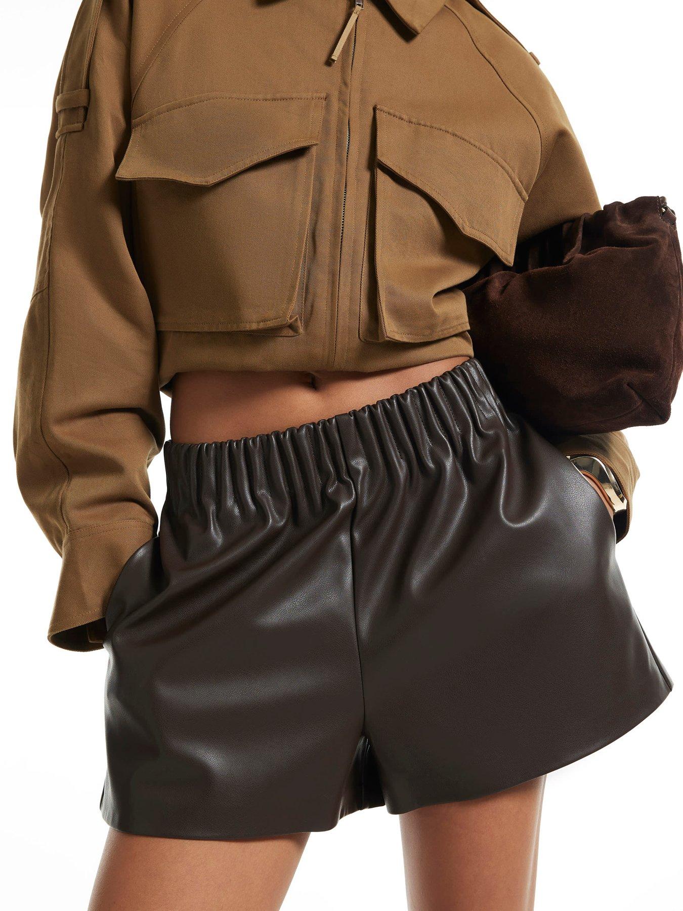 Image 4 of 6 of River Island Clean Elasticated Runner Short