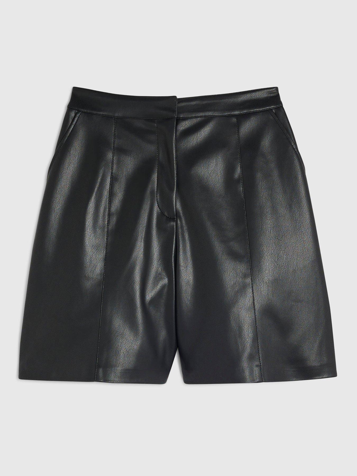 Image 5 of 6 of River Island Clean Elasticated Runner Short