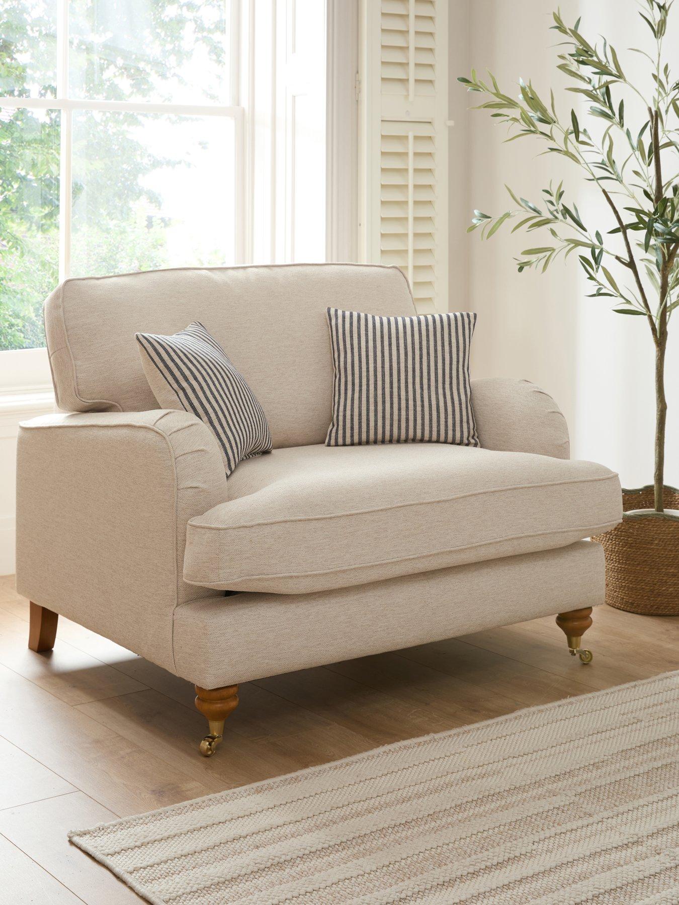 The Very Collection Bay Plain Snuggle Chair