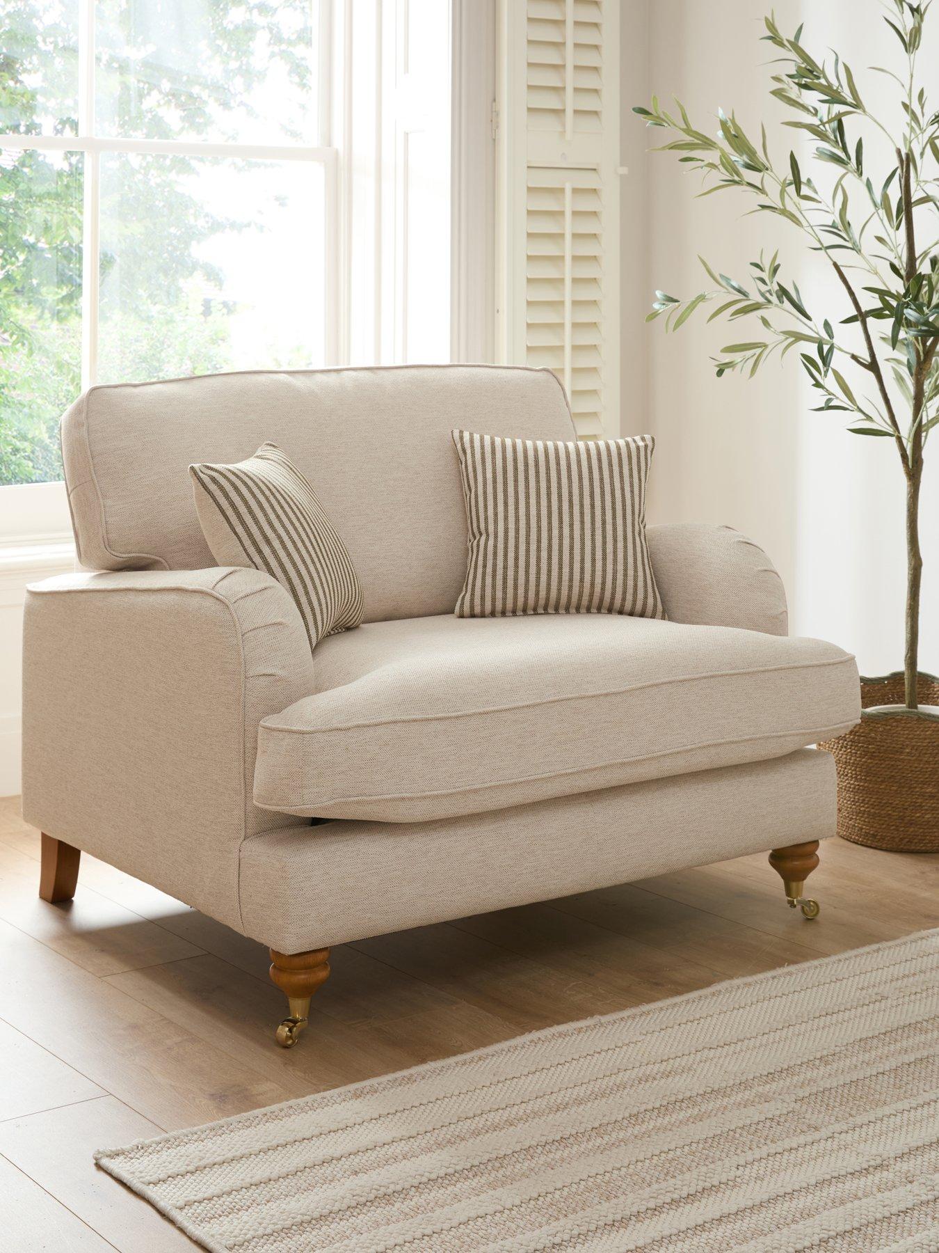The Very Collection Bay Plain Snuggle Chair