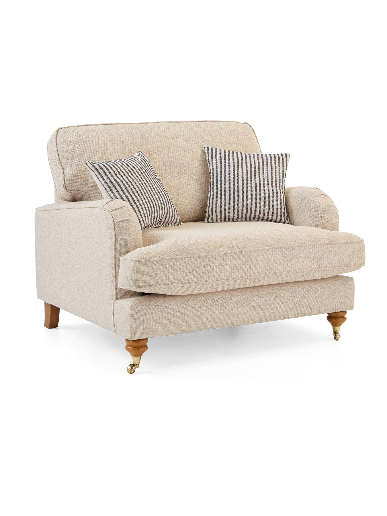 Image 3 of 7 of The Very Collection Bay Plain Snuggle Chair