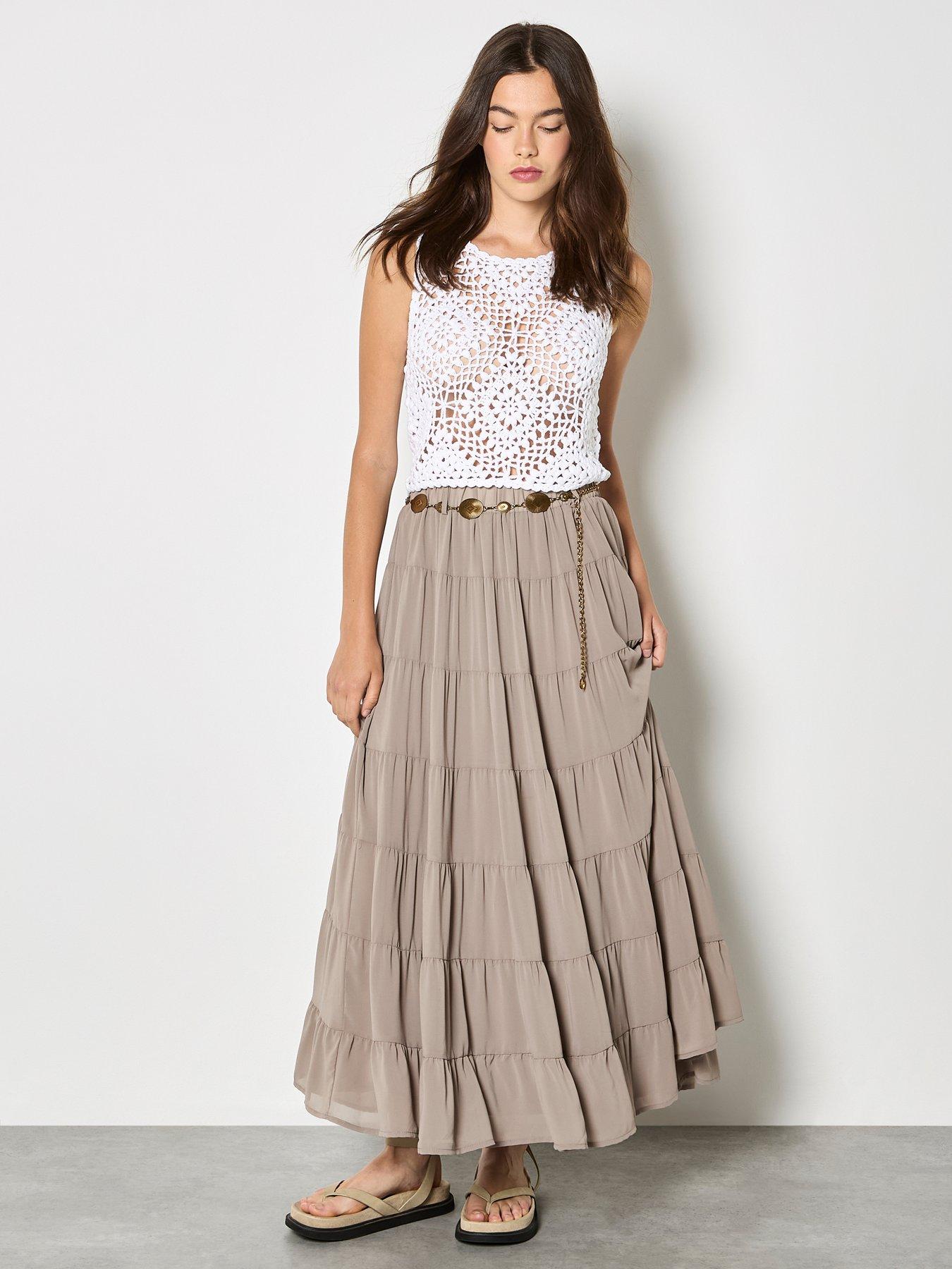  image of apricot-diamond-hand-knit-crop-top-white